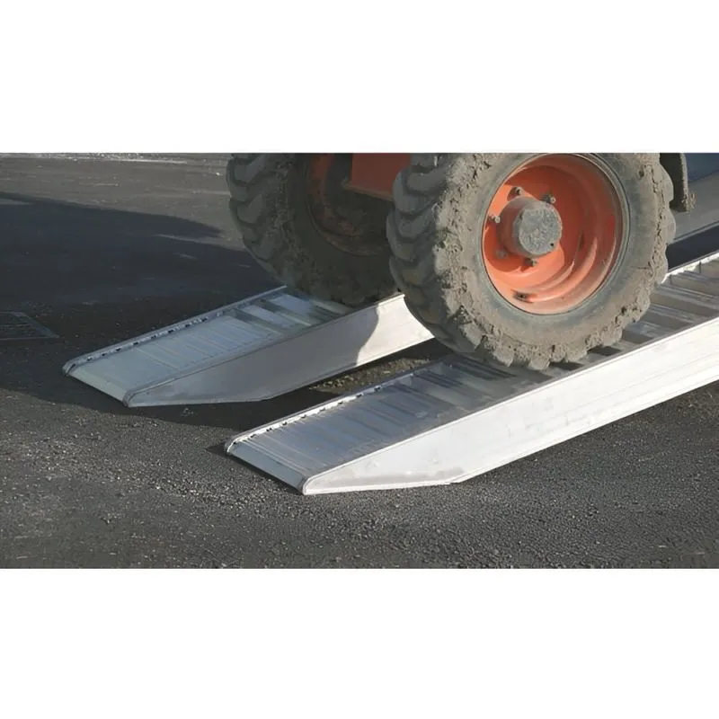 168.25 Rampas de carga en aluminio para rueda y oruga de goma | 2500 mm