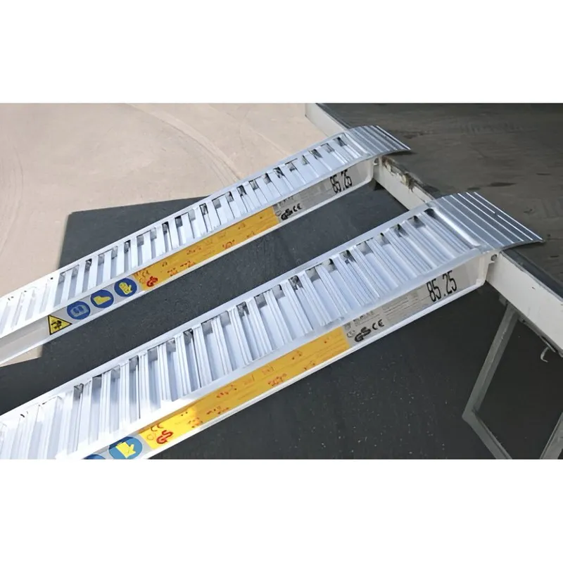 168.25 Rampas de carga en aluminio para rueda y oruga de goma | 2500 mm