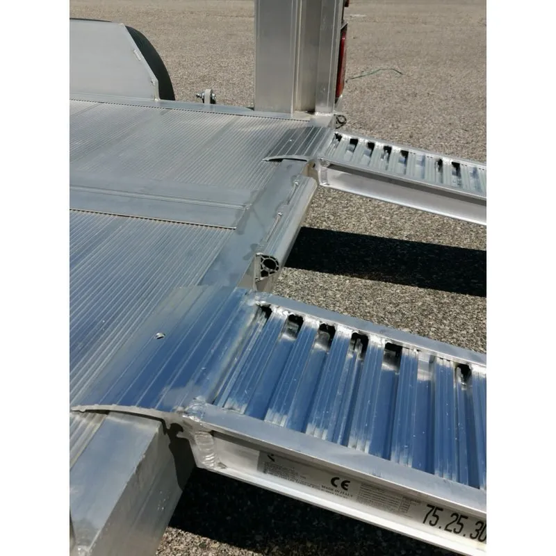 168.25 Rampas de carga en aluminio para rueda y oruga de goma | 2500 mm
