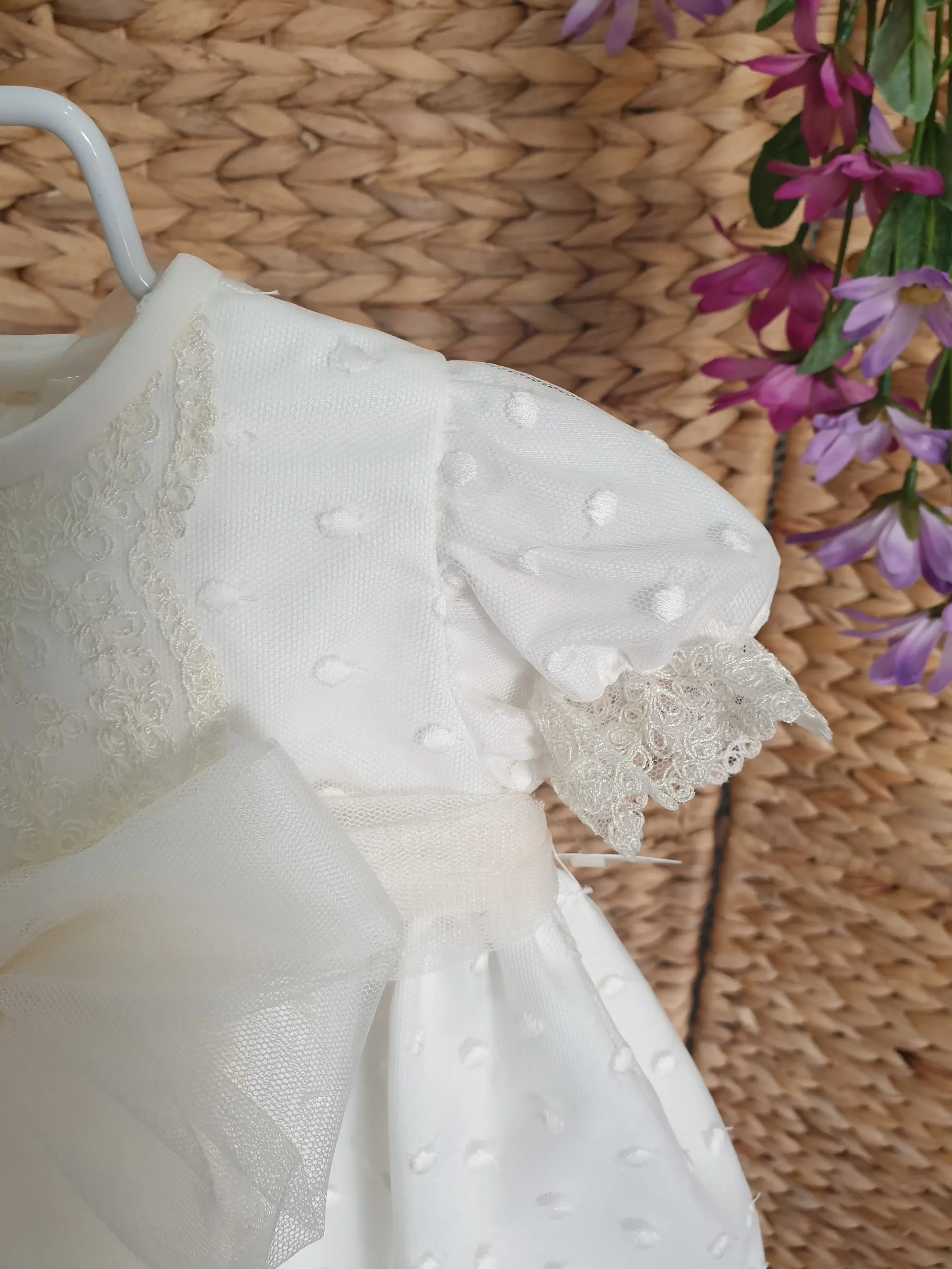 A Jesusito con capota Tul bordado encajes crudo R300955