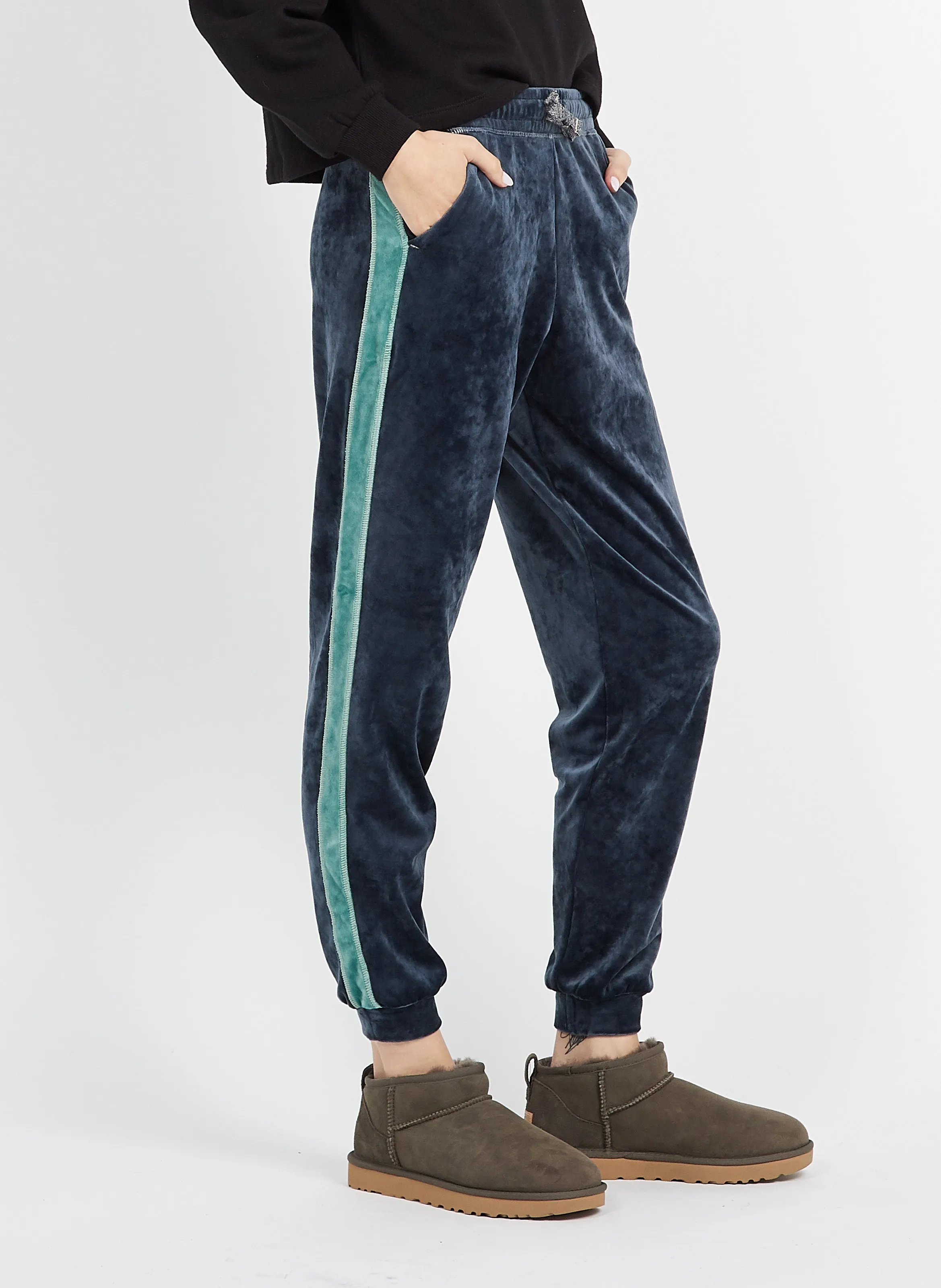 BANANA MOON QUICKLY WILDLAK  PANTALóN DE JOGGING DE TERCIOPELO EN AZUL