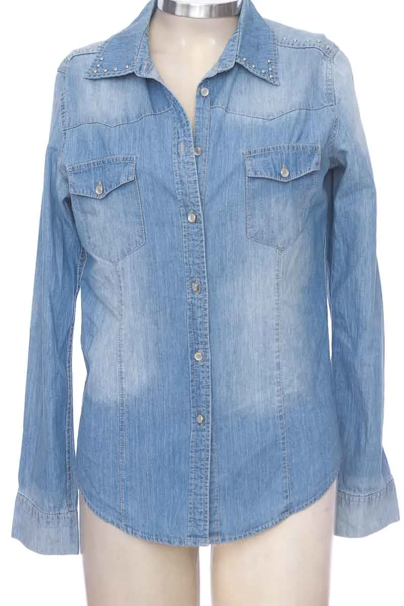 BLUSA COLOR AZUL  CLOSEANDO