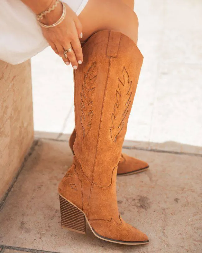 BOTAS DE MUJER ESTILO SANTIAG CON TACóN CAMEL  ISADORA