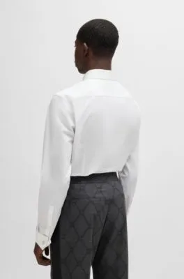 Camisa slim fit en popelín de algodón de planchado fácil