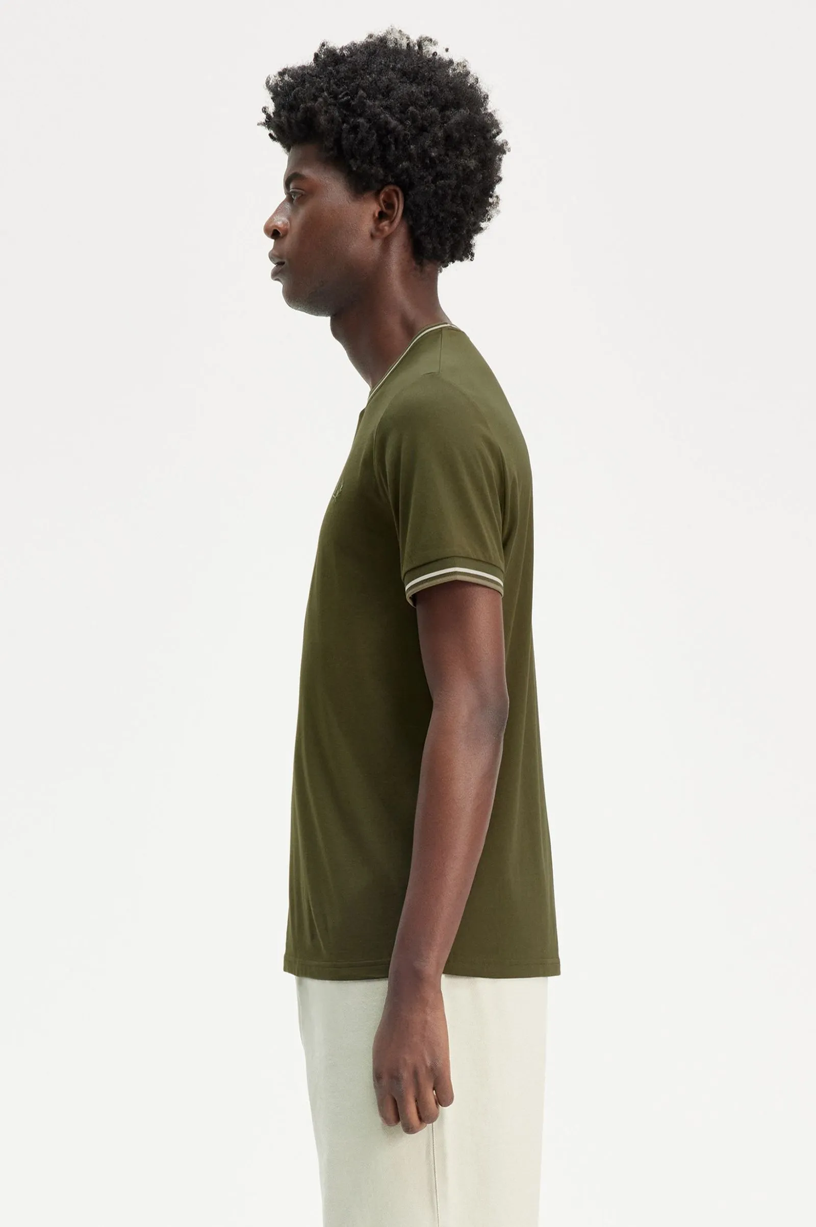 Camiseta con el ribete con dos franjas