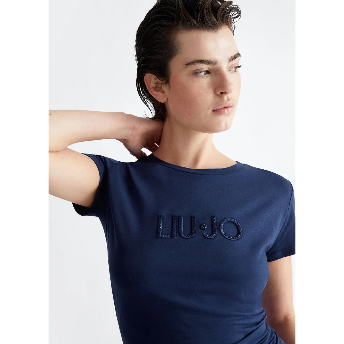 Camiseta con logotipo bordado y strass