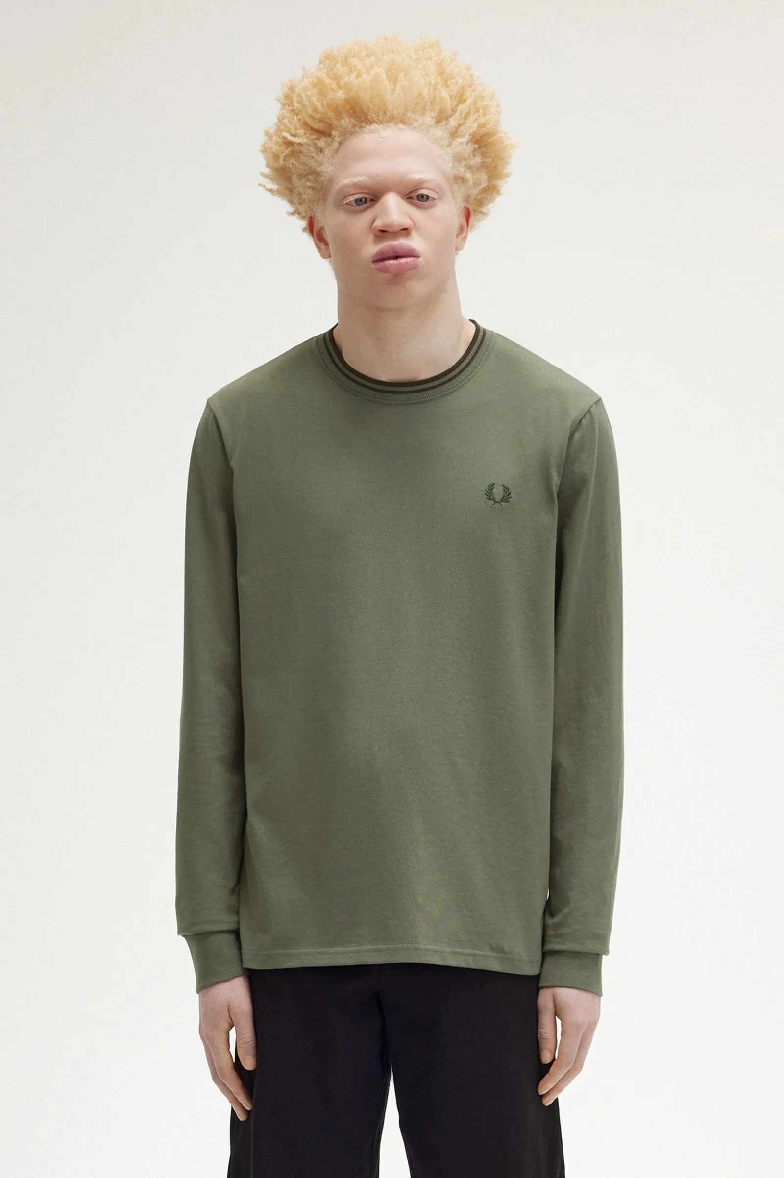 Camiseta con ribete con dos franjas