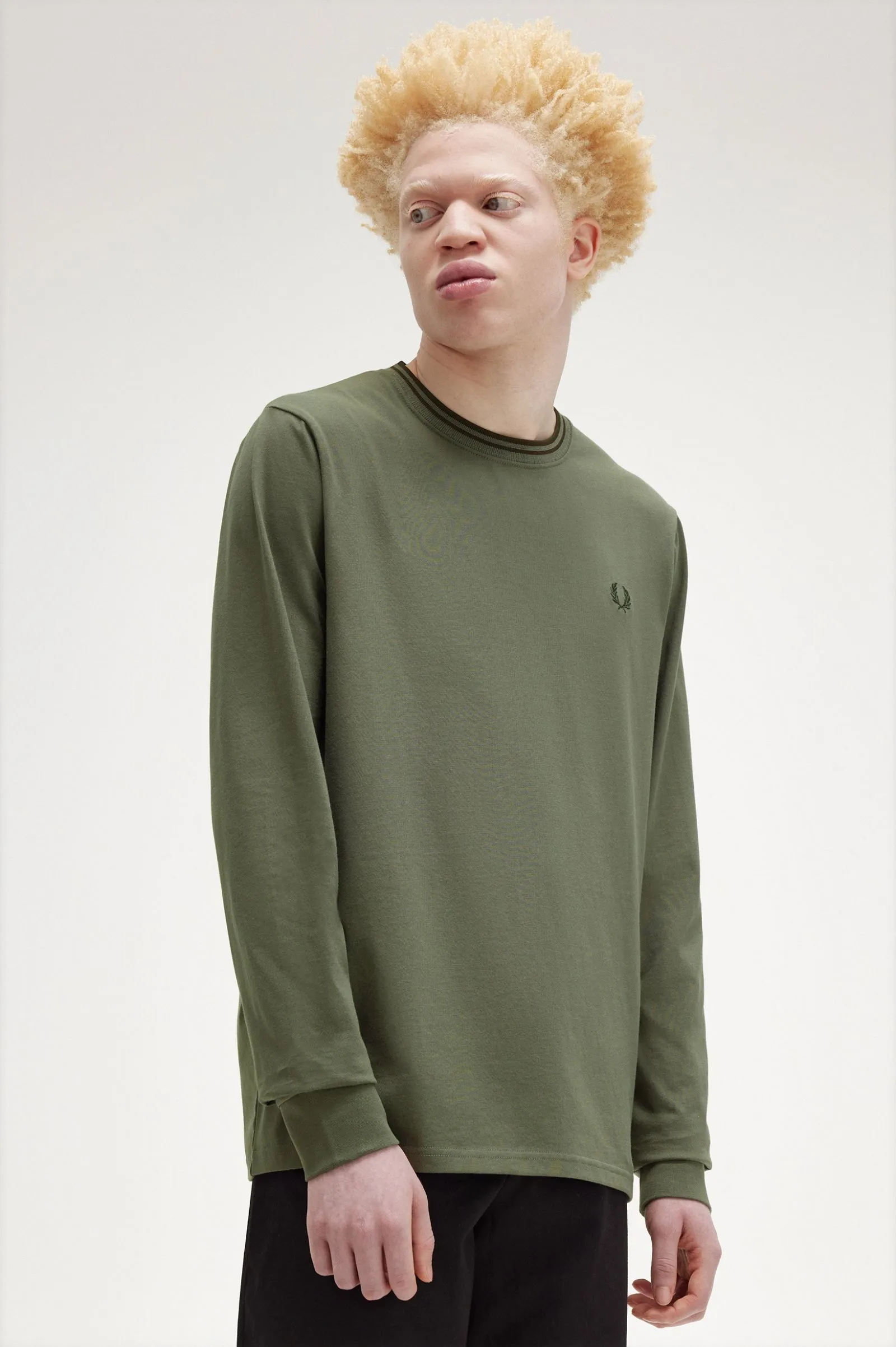 Camiseta con ribete con dos franjas