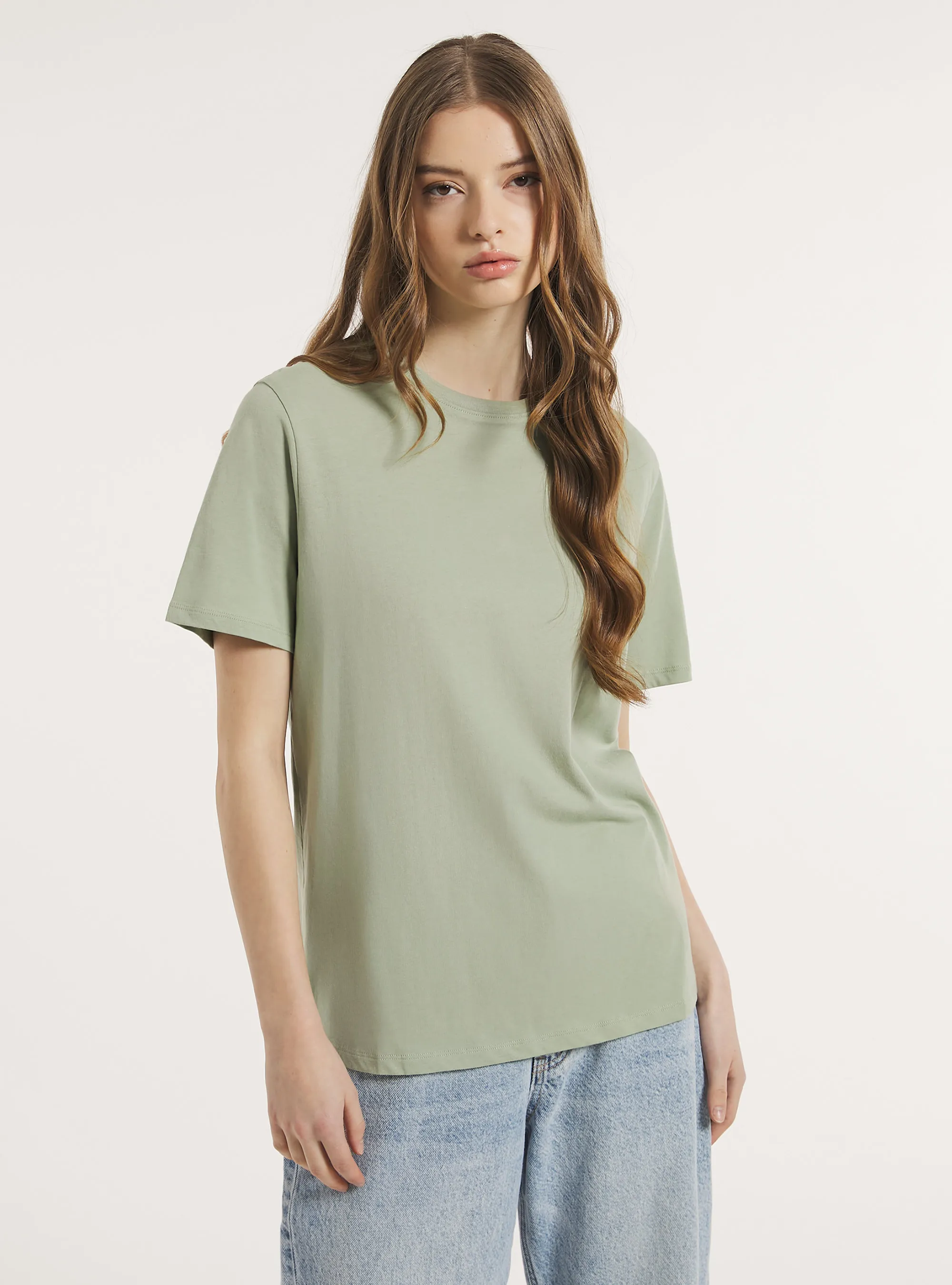 Camiseta de algodón con cuello redondo