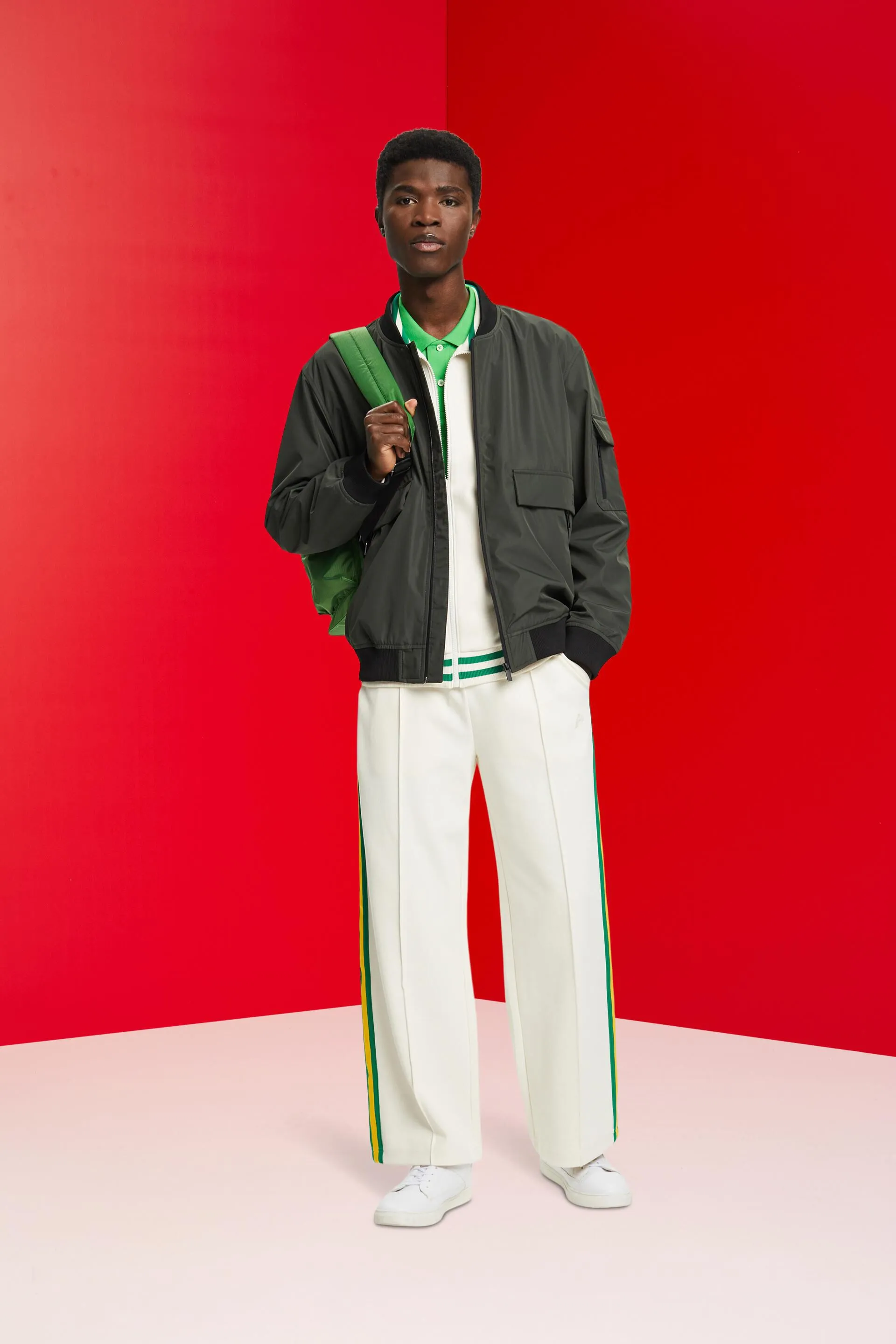 Cazadora estilo bomber