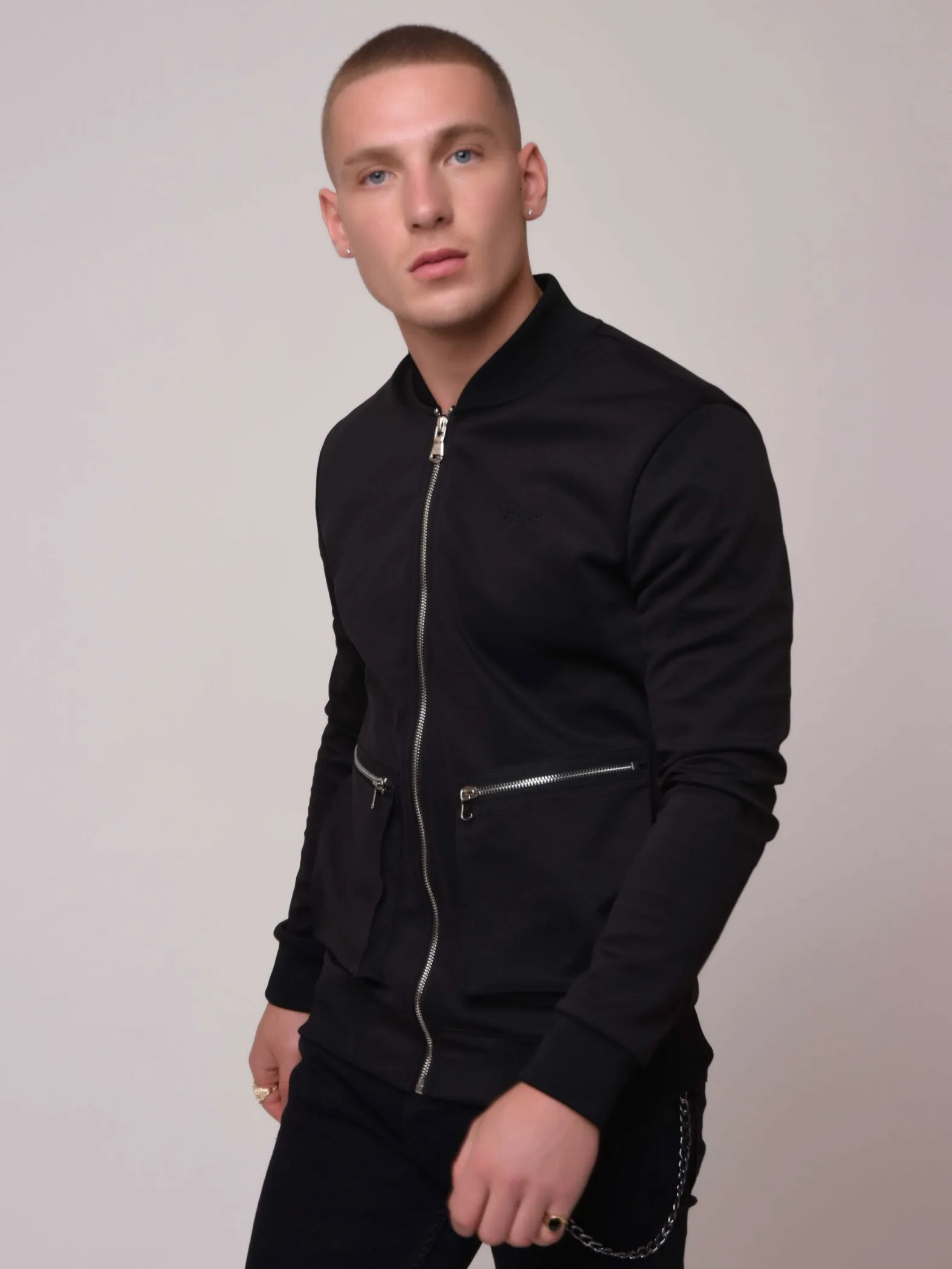 Chaqueta con cuello de peluche y maxi bolsillo con cremallera