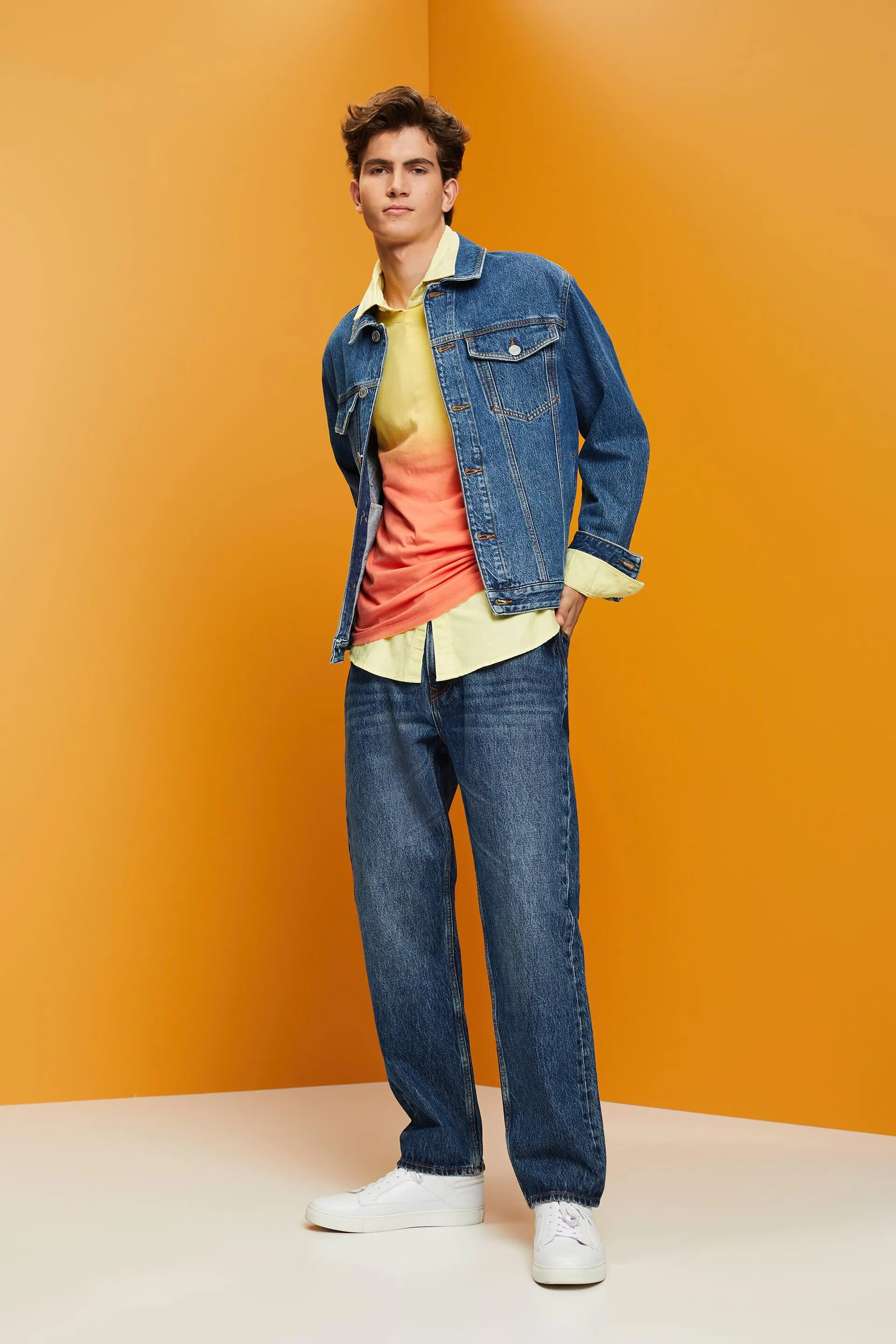 Chaqueta de tejido vaquero sostenible