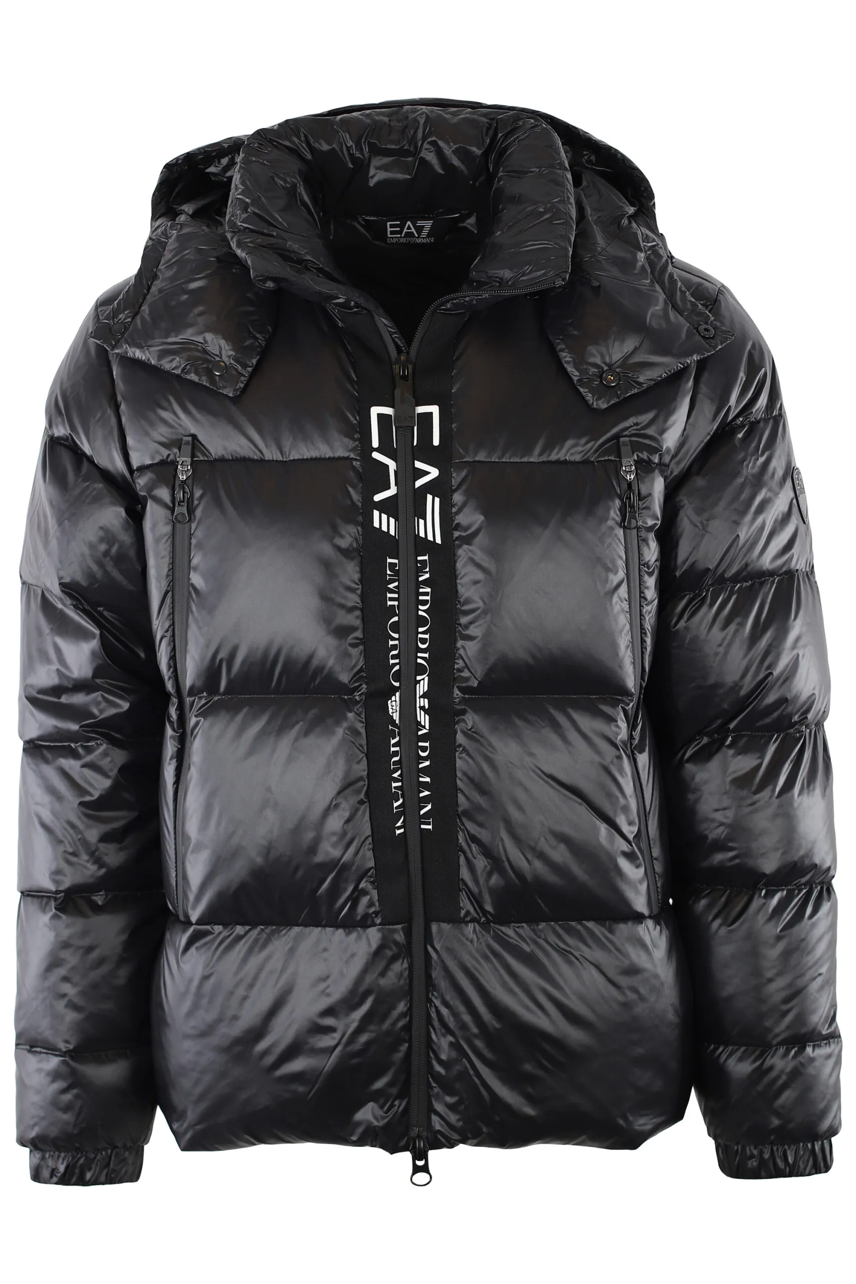 Chaqueta negra acolchada con maxilogo 