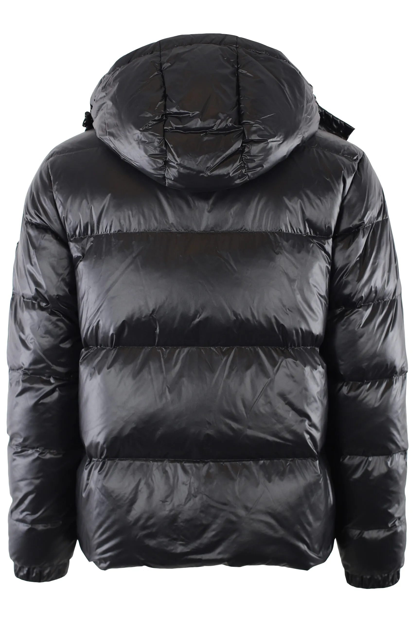 Chaqueta negra acolchada con maxilogo 