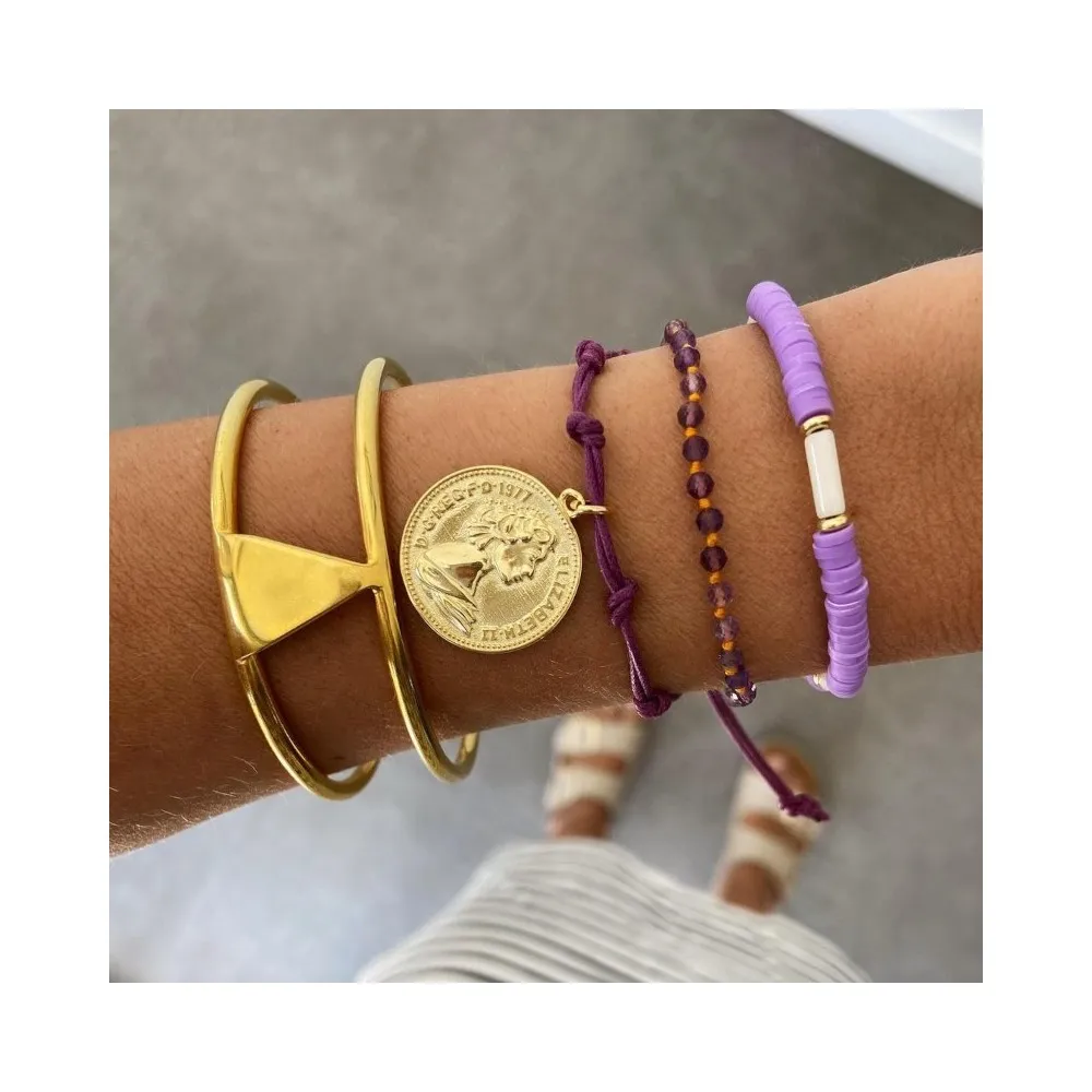 Charm Moneda Isabel Oro
