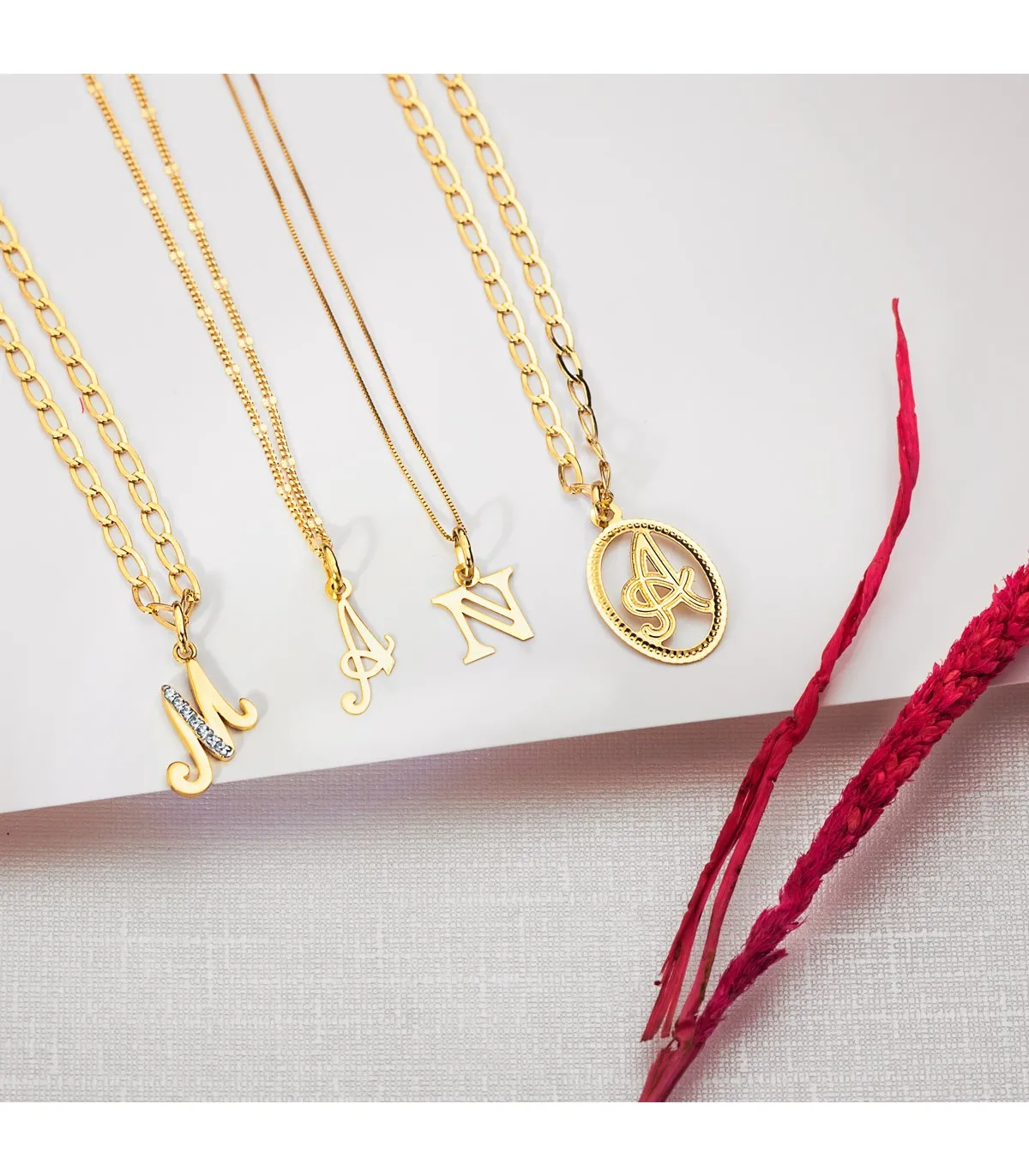 Colgante inicial A oro amarillo 18k