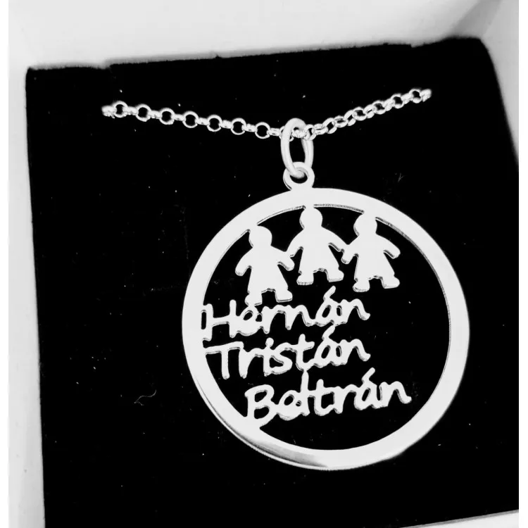 Colgante para madres con nombres en plata de ley