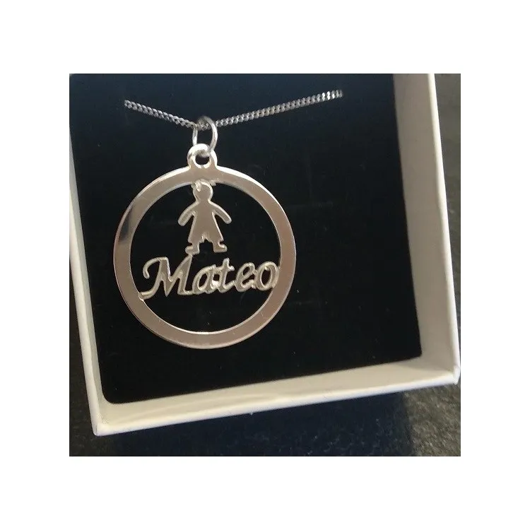 Colgante para madres con nombres en plata de ley