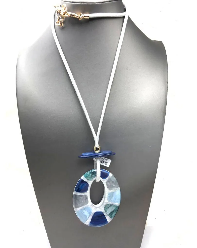COLLARES AZULES CON LOS QUE REALZAR TUS PRENDAS DE VESTIR
