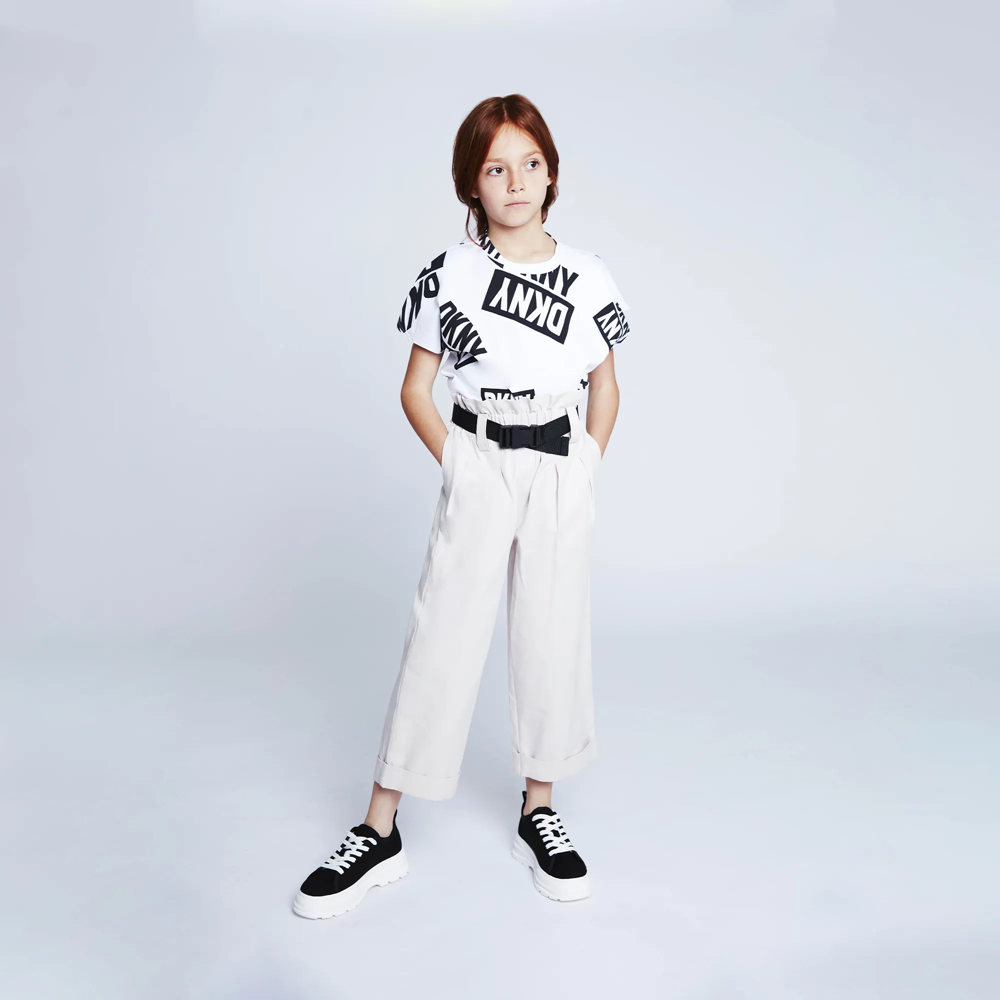 DKNY Pantalón holgado con cinturón