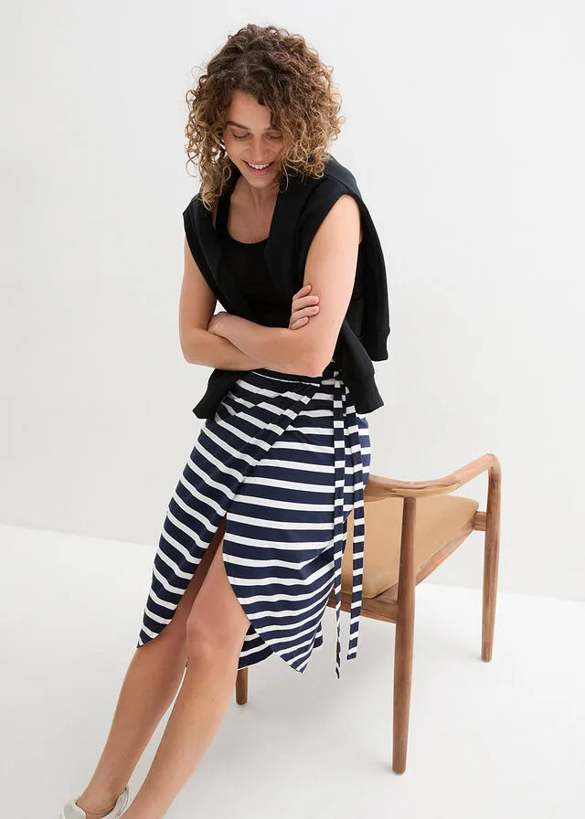 FALDA DE PUNTO AZUL MARINOBLANCO CON RAYAS