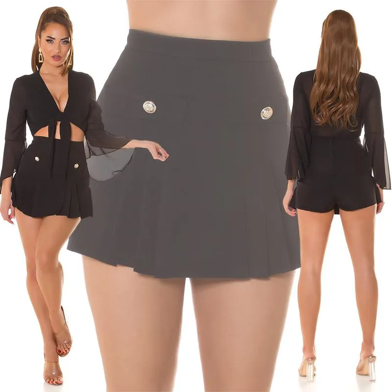 Falda skort y botones decorativos negro