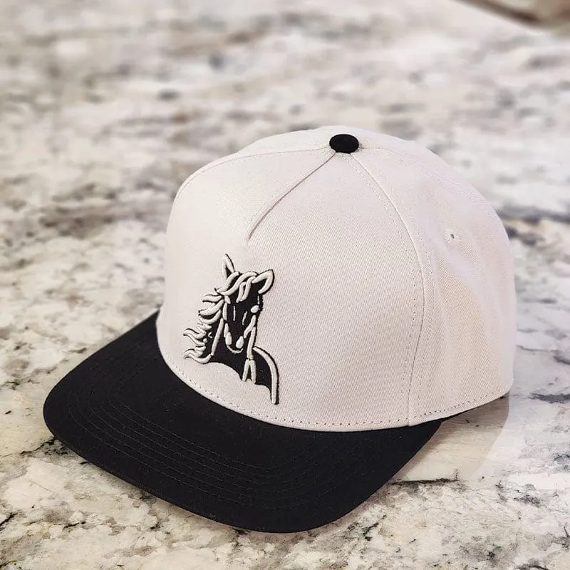 Gorra Caballo Negro Blanca