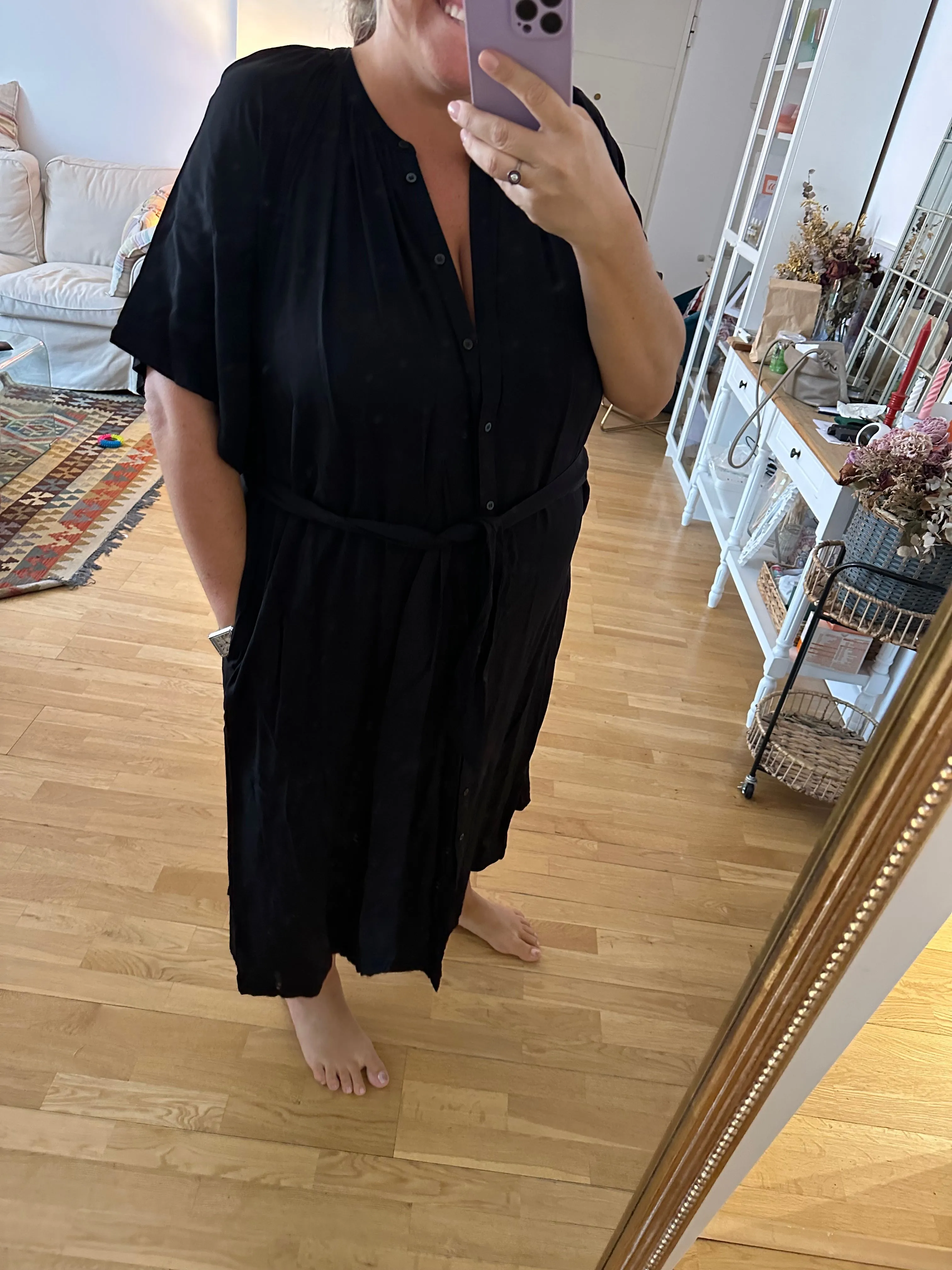 H&M. Vestido negro abotonado  T.xxl