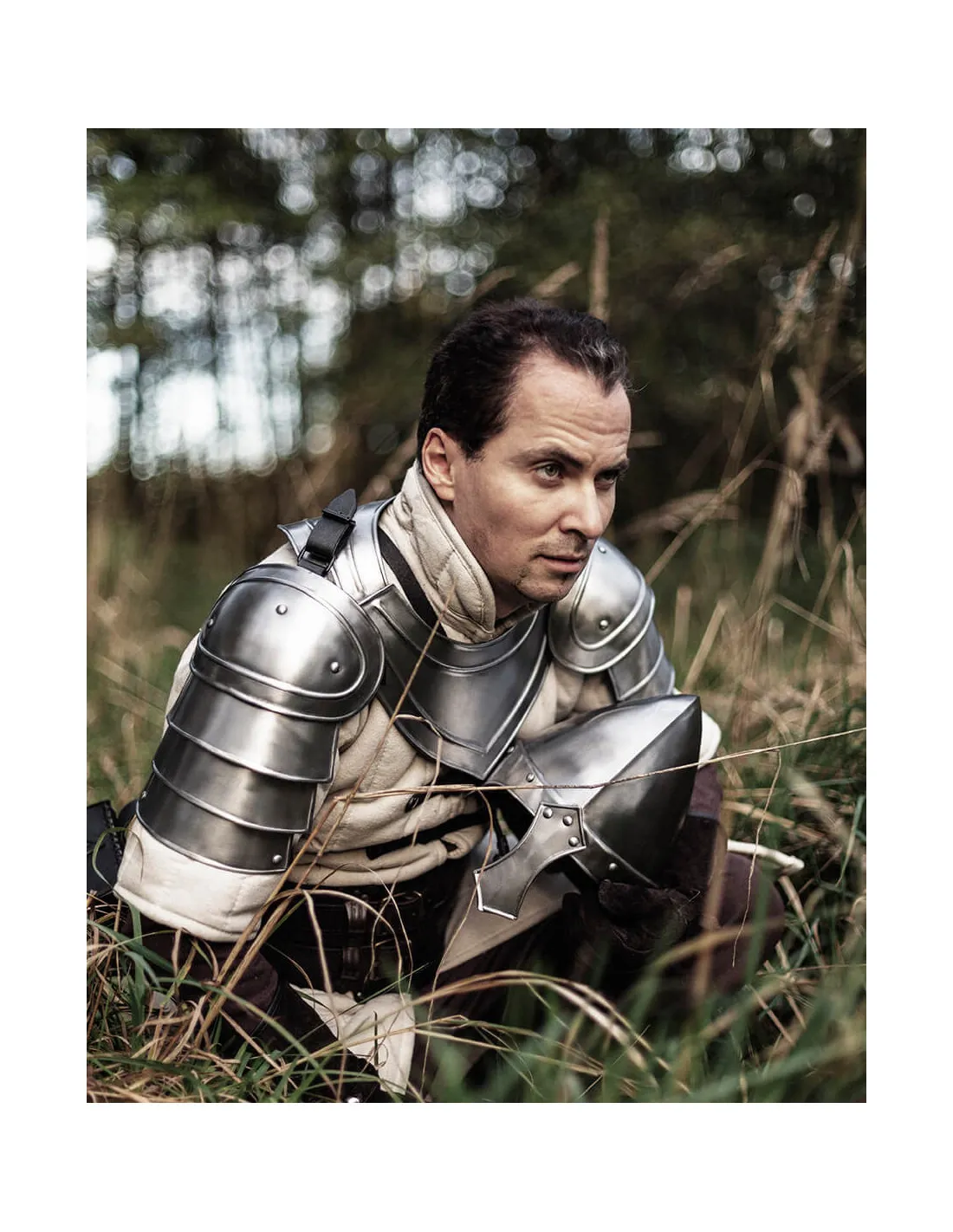 Hombreras medieval en acero pulido modelo Adam