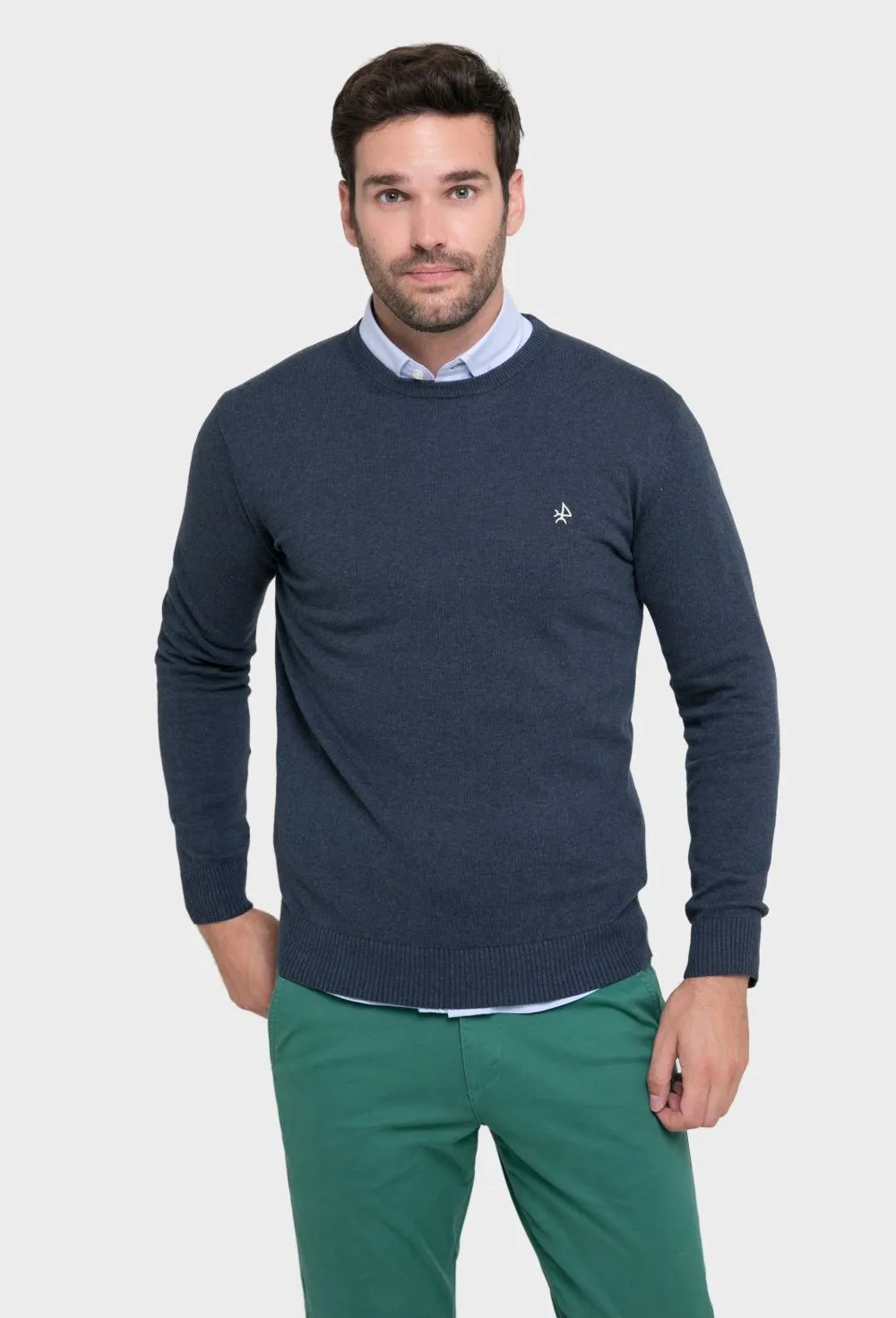 Jersey básico azul marino con cuello redondo