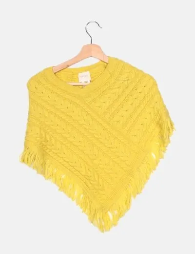 Nanos Poncho amarillo flecos