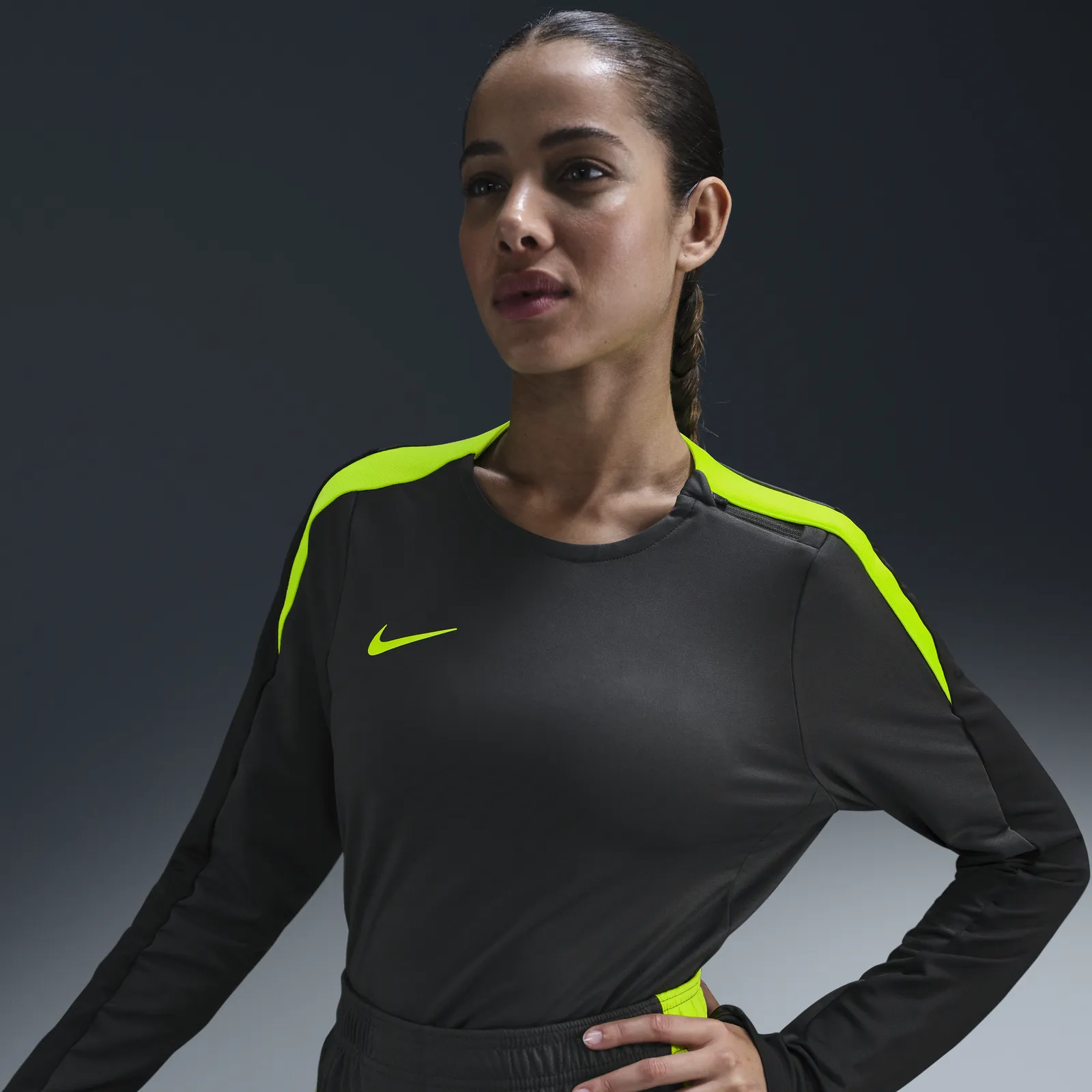 NIKE DRIFIT STRIKE LONG SLEEVE TSHIRT