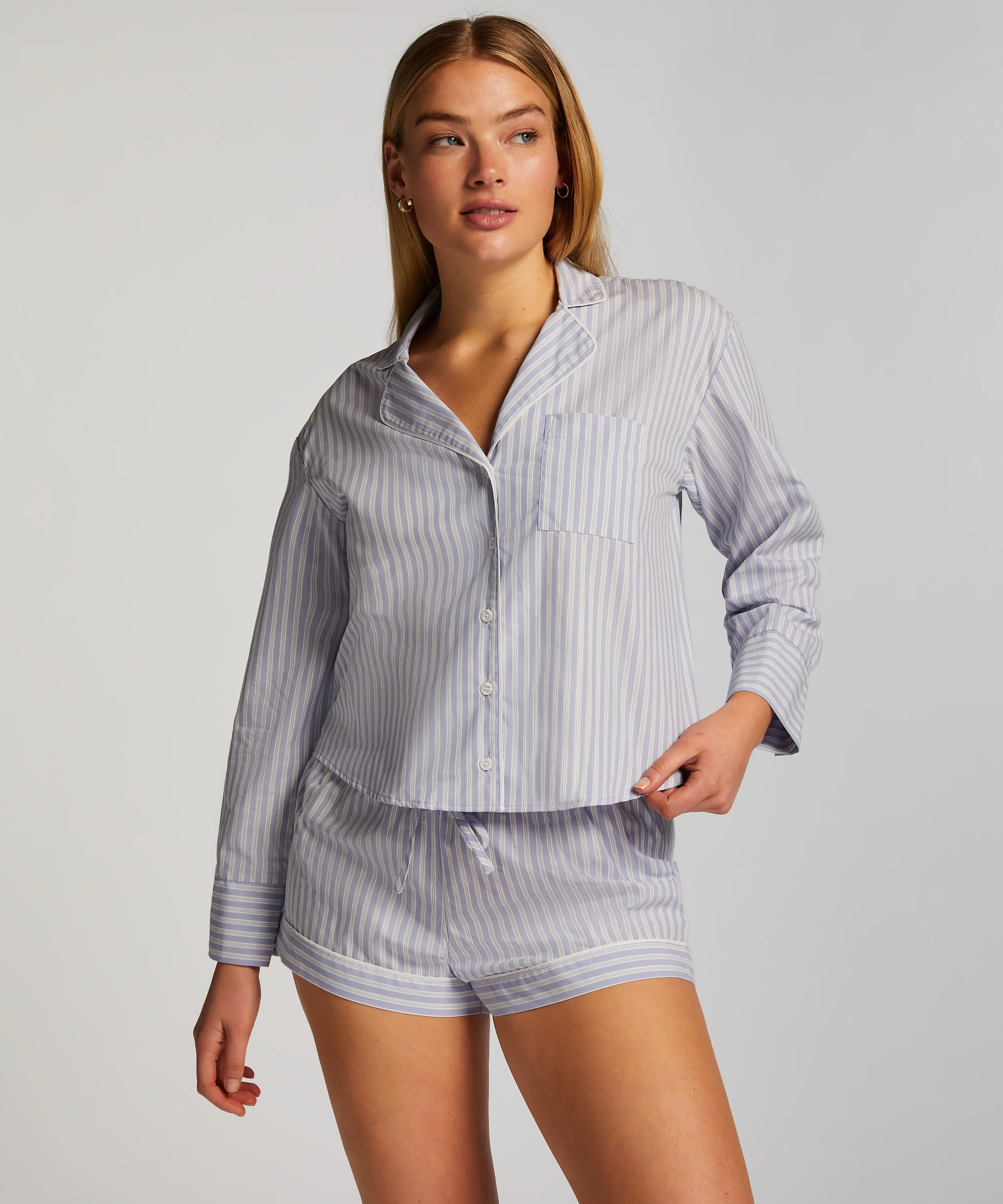PANTAL&OACUTE;N CORTO DE ALGOD&OACUTE;N  AZUL