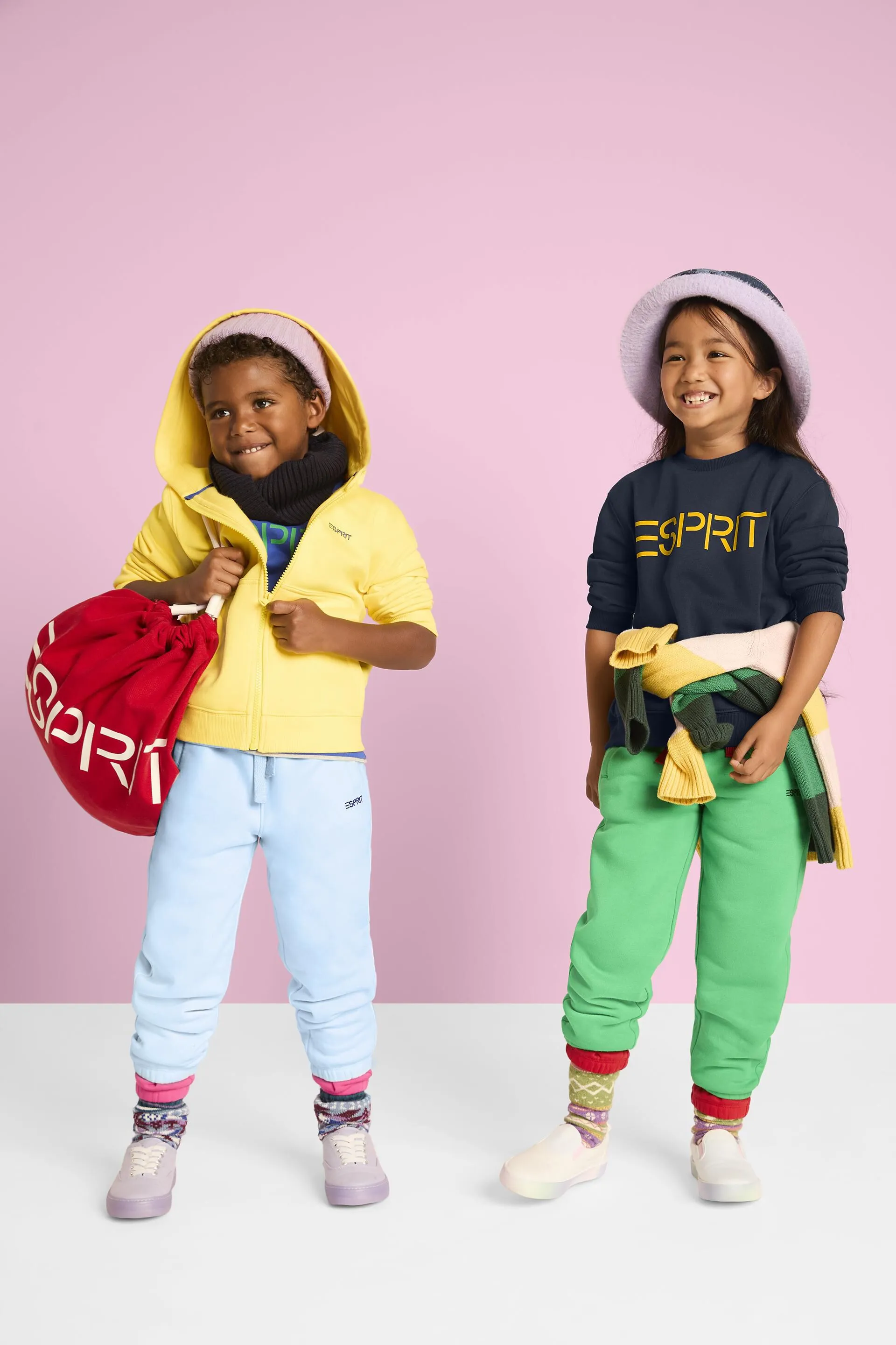 Pantalones deportivos en mezcla de algodón con logotipo