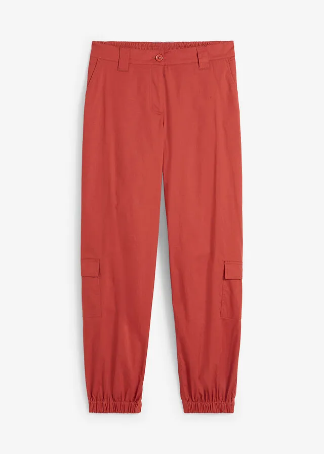 Pantalón cargo estilo papertouch con forma de O rojo carmín