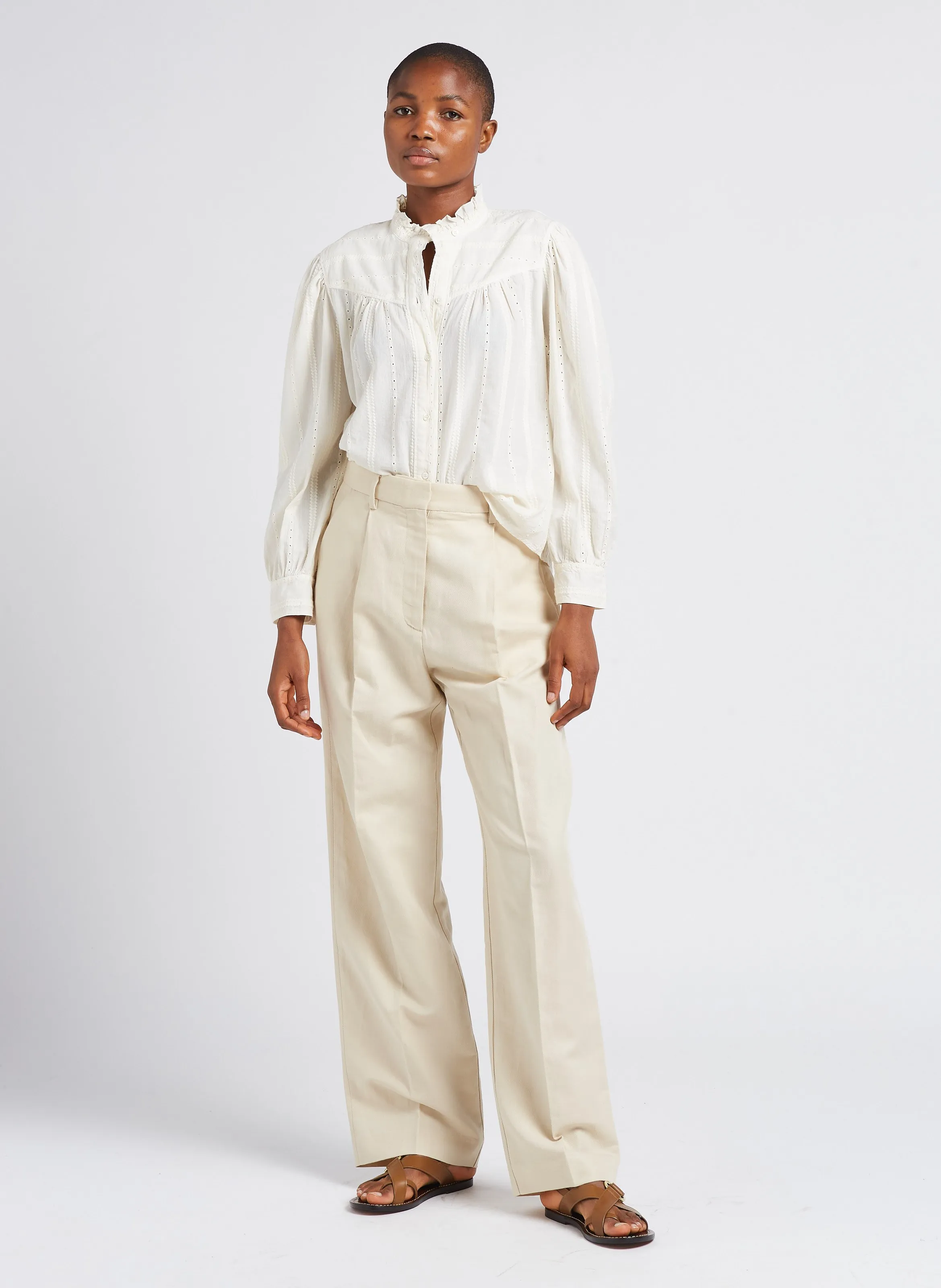 Pantalón recto de lino y algodón en blanco