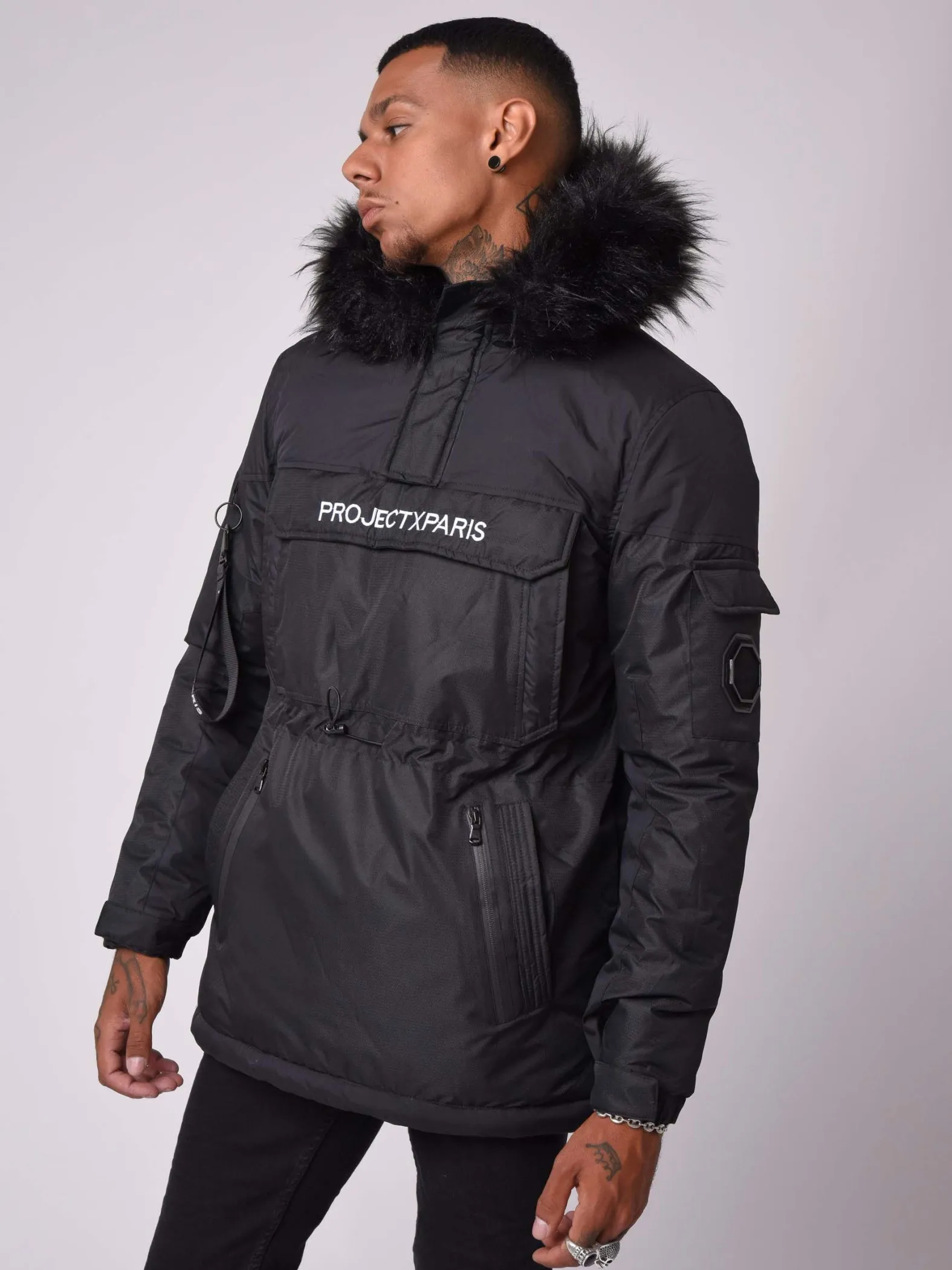 Parka bicolor, multibolsillos, con capucha y de quita y pon