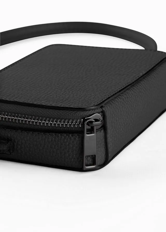 Pequeño bolso de estilo bandolera con correa intercambiable Negro