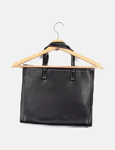 Pieces Bolso negro detalle pespunte blanco
