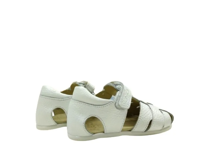 SANDALITA CERRADA RESPETUOSA FLEXI NENS EN COLOR BLANCO 245H