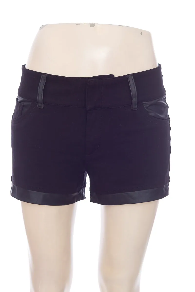 SHORT COLOR NEGRO  RAGGED