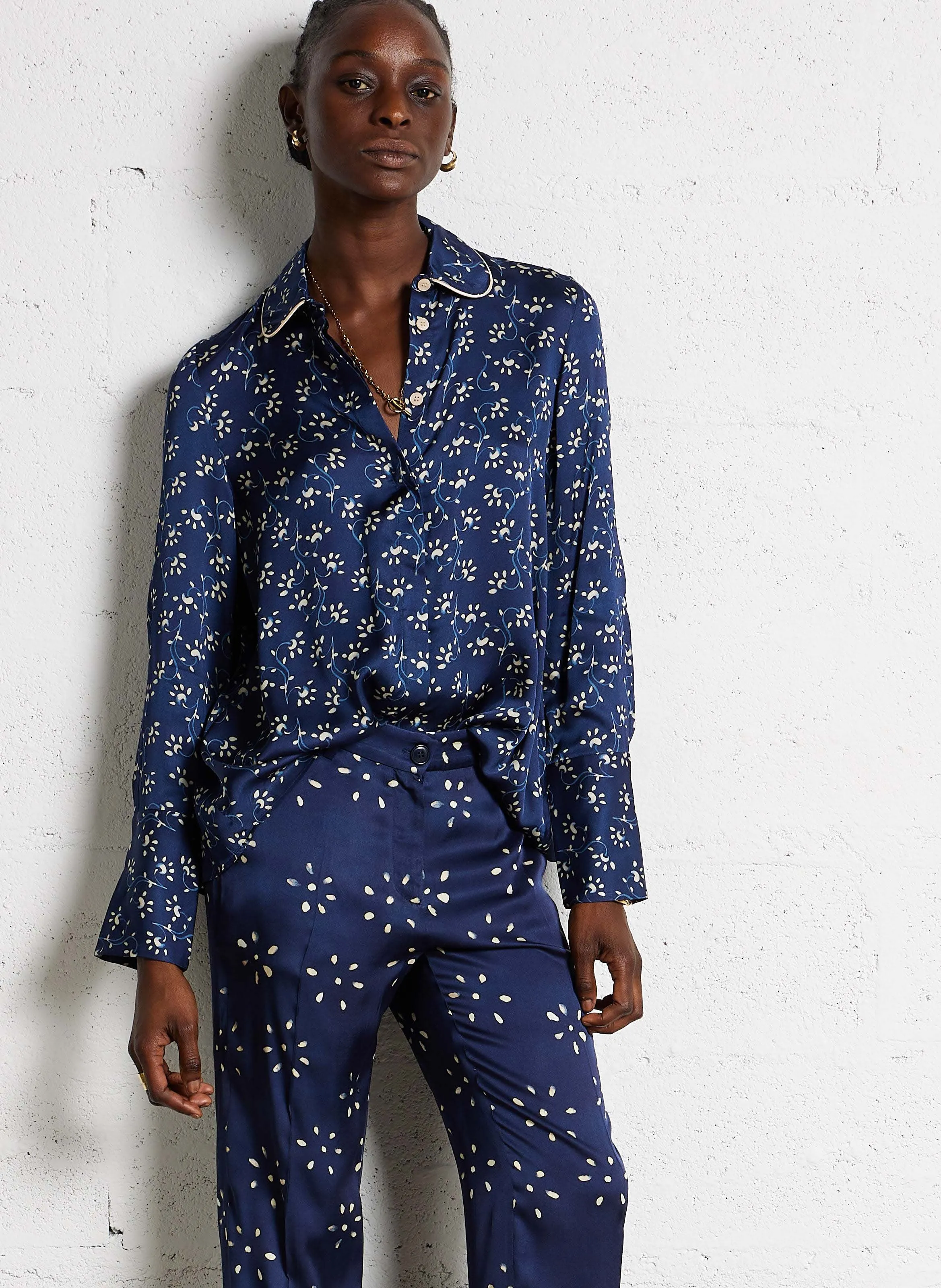 STELLA FOREST NAIMA  CAMISA RECTA CON CUELLO CLáSICO EN AZUL