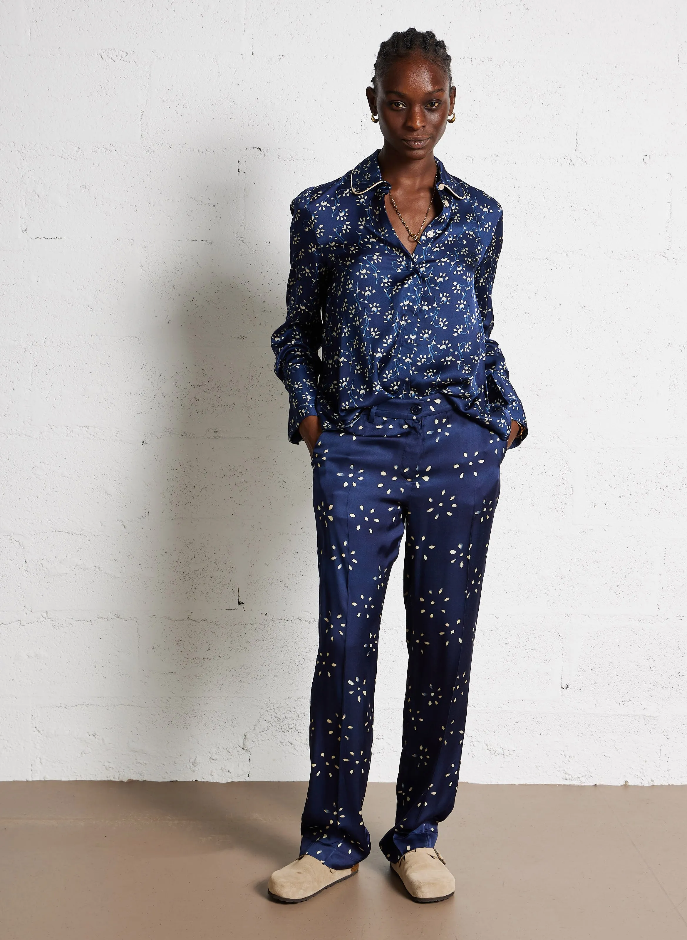 STELLA FOREST NAIMA  CAMISA RECTA CON CUELLO CLáSICO EN AZUL