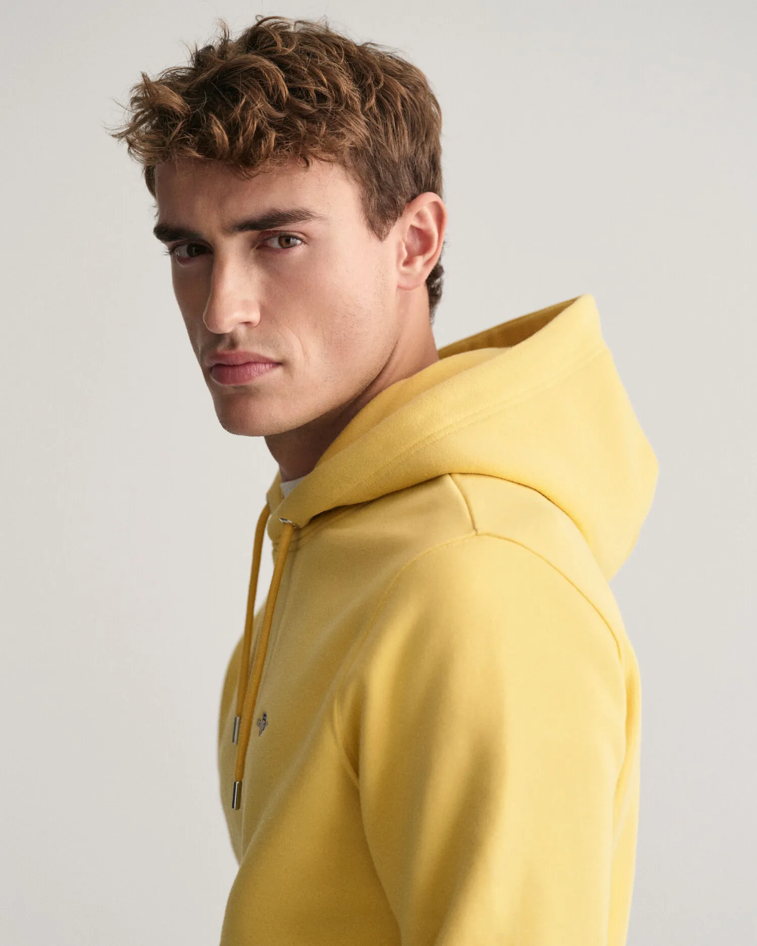 Sudadera con capucha Shield