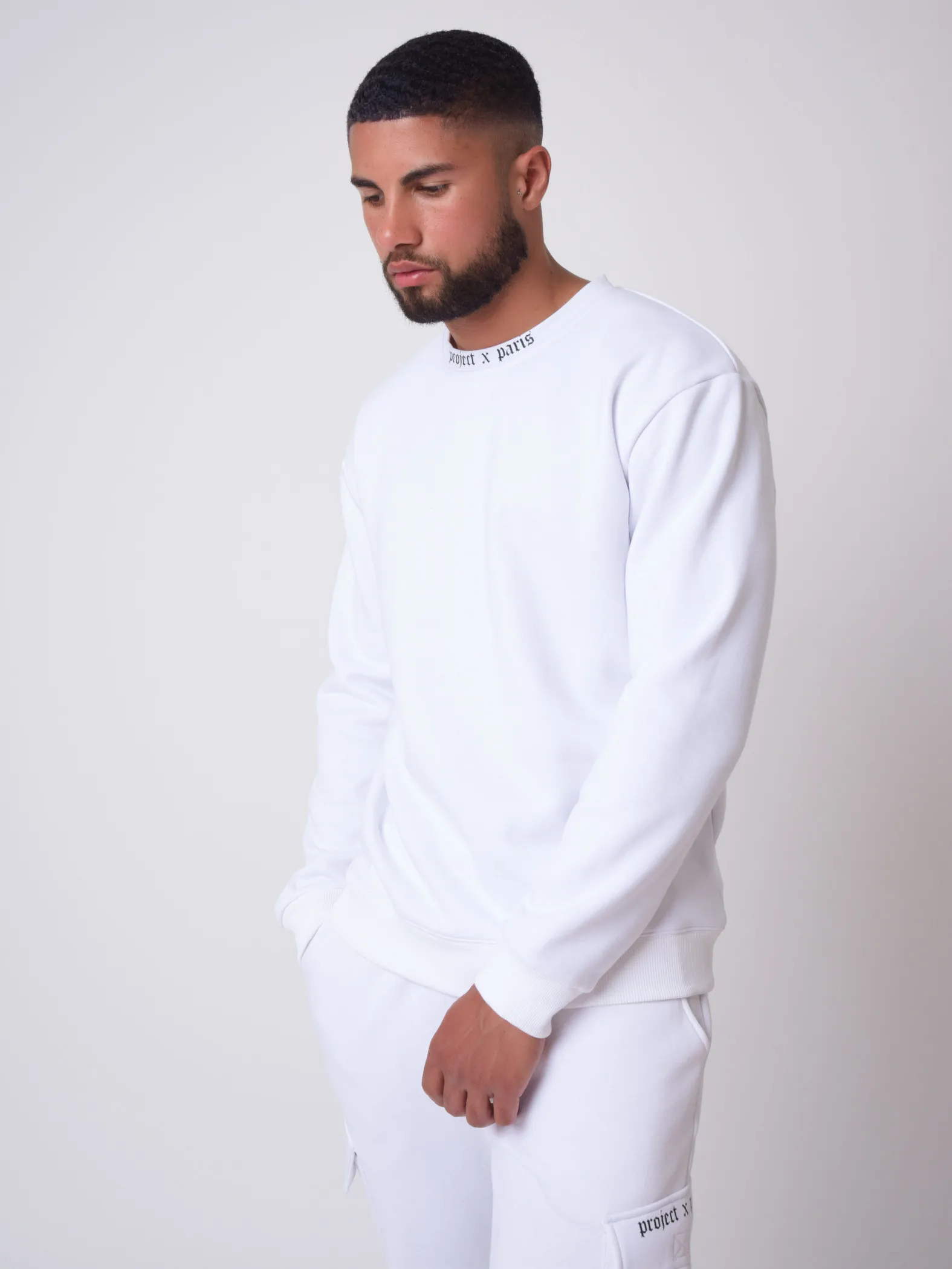 Sudadera de cuello redondo con estampado gótico