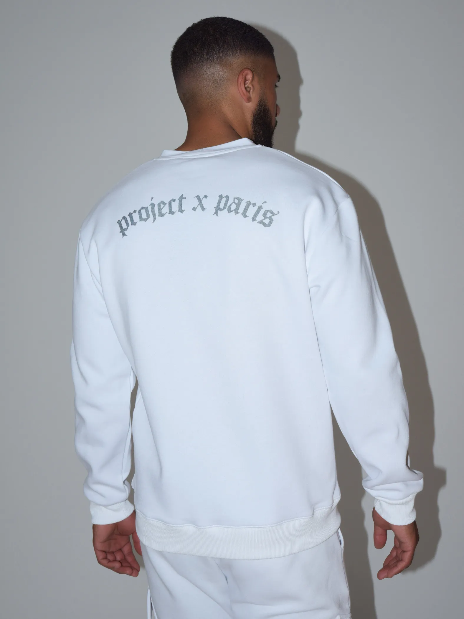 Sudadera de cuello redondo con estampado gótico