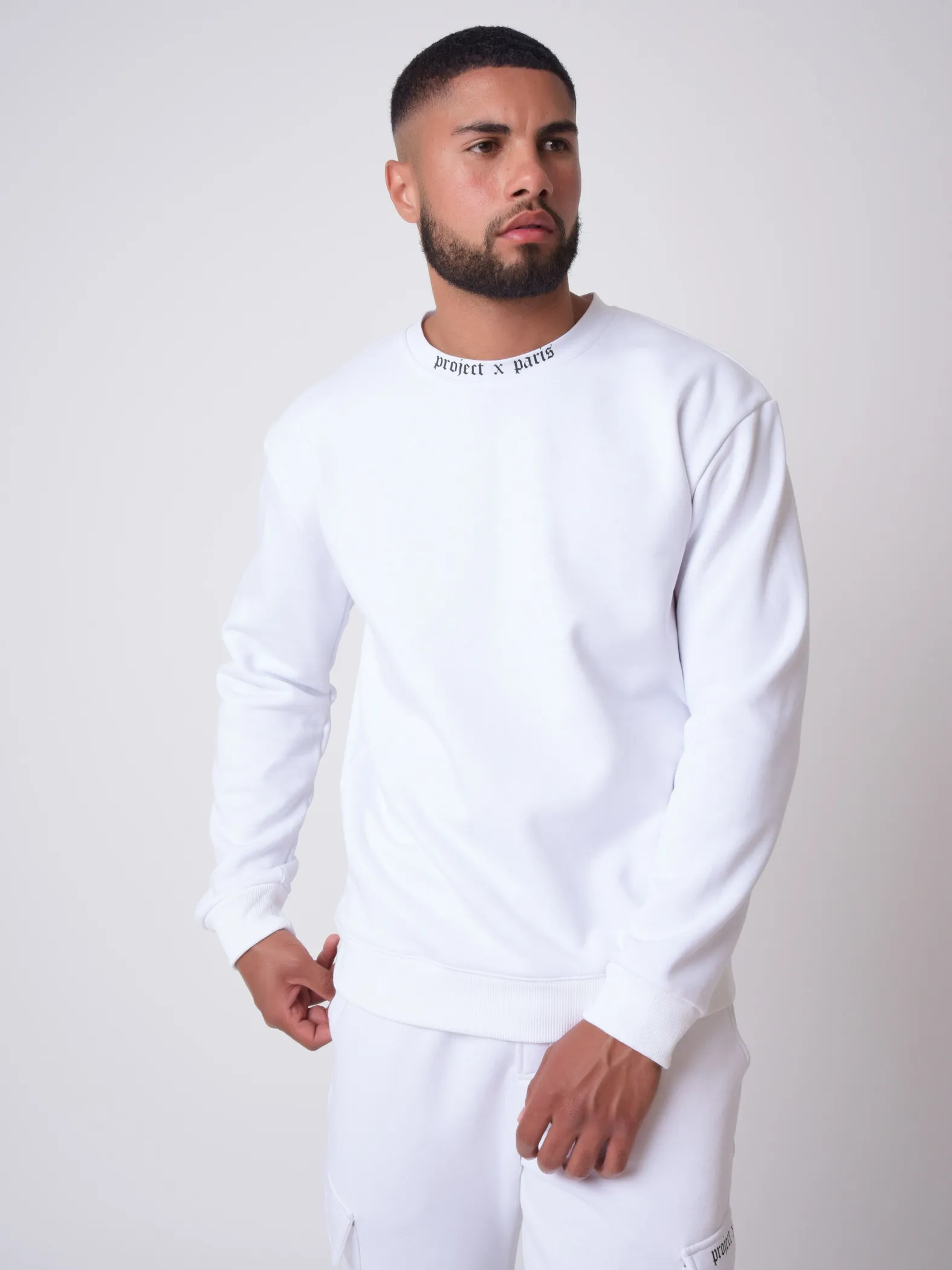 Sudadera de cuello redondo con estampado gótico