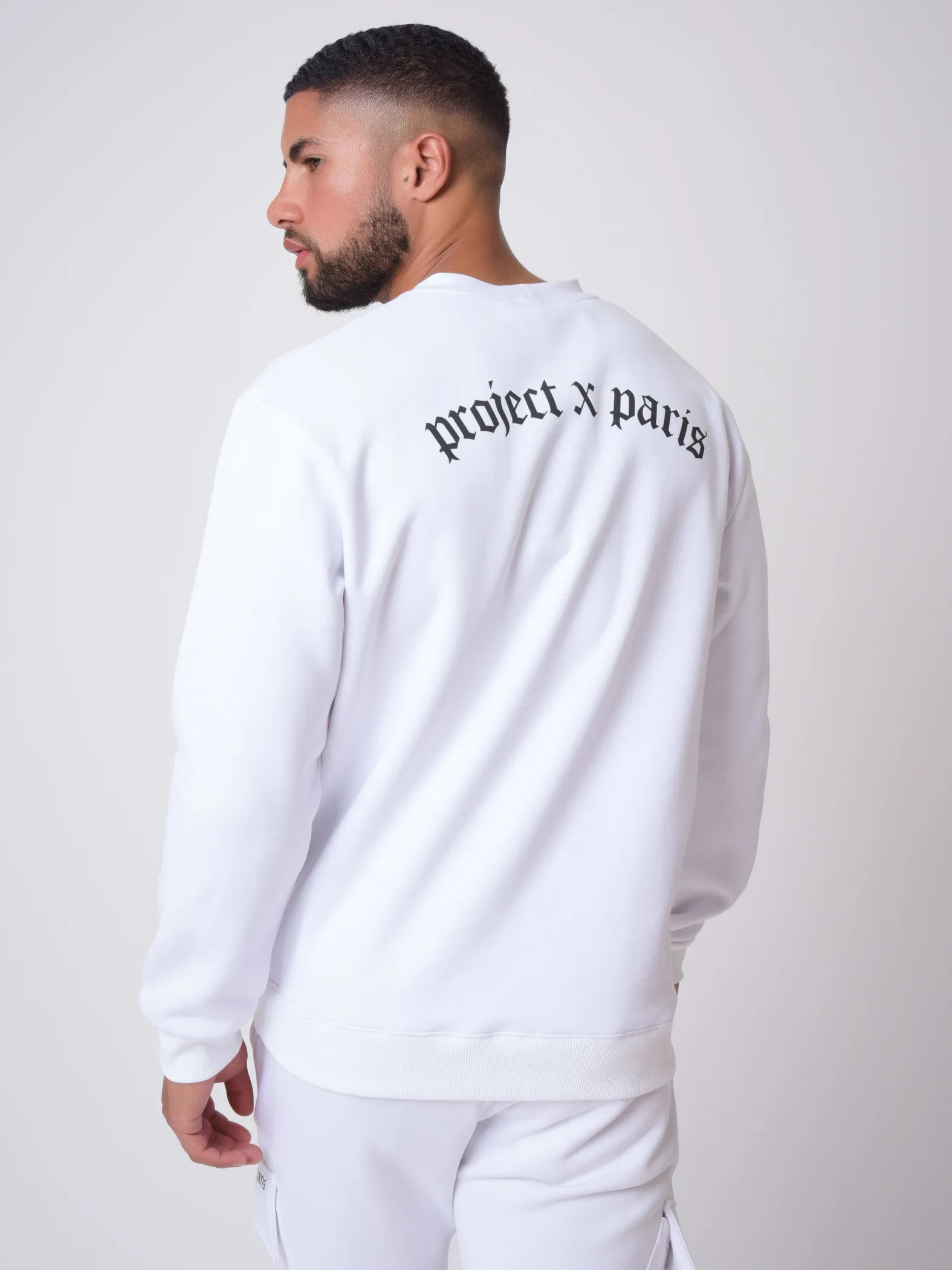 Sudadera de cuello redondo con estampado gótico