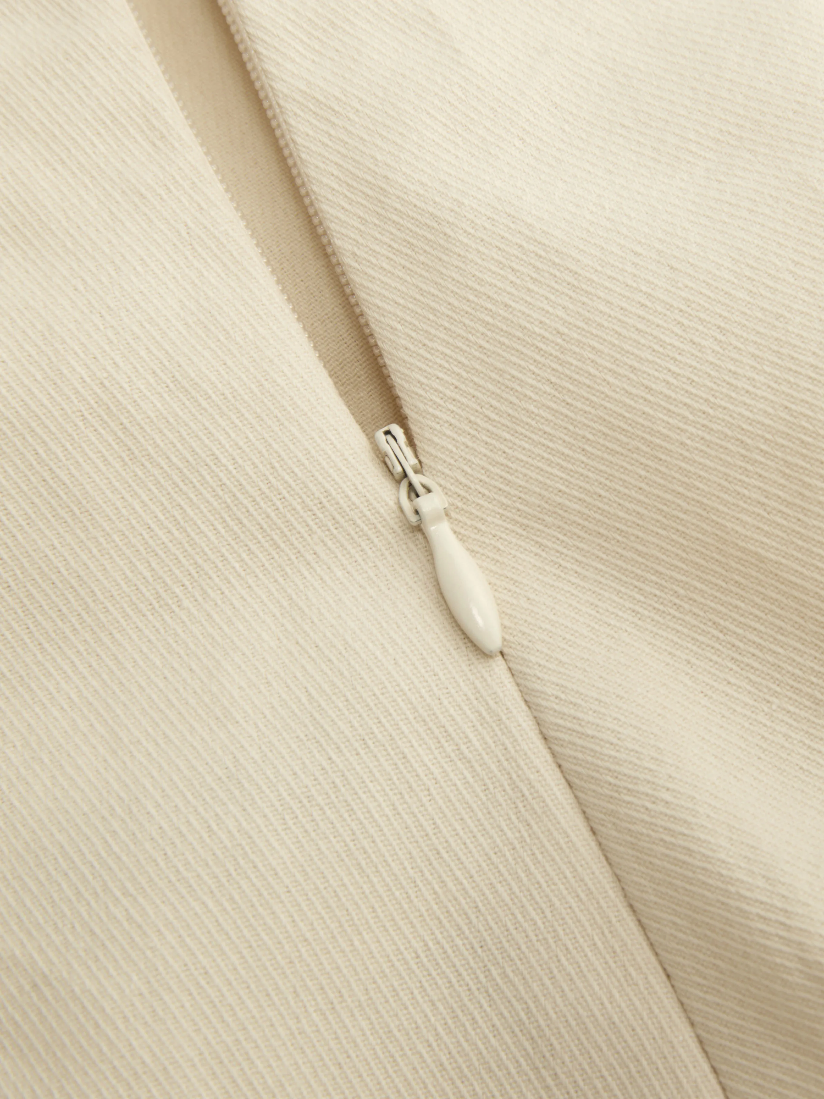 Top de tirantes con cuello barco y fruncido con cordón ajustable