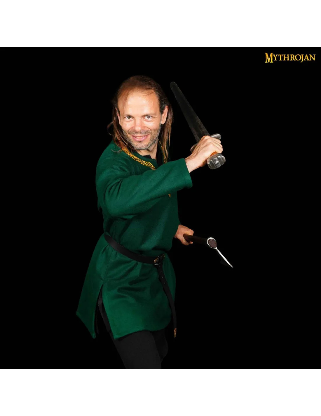 TúNICA VIKINGA EN LA CON CUELLO RIBETEADO  VERDE